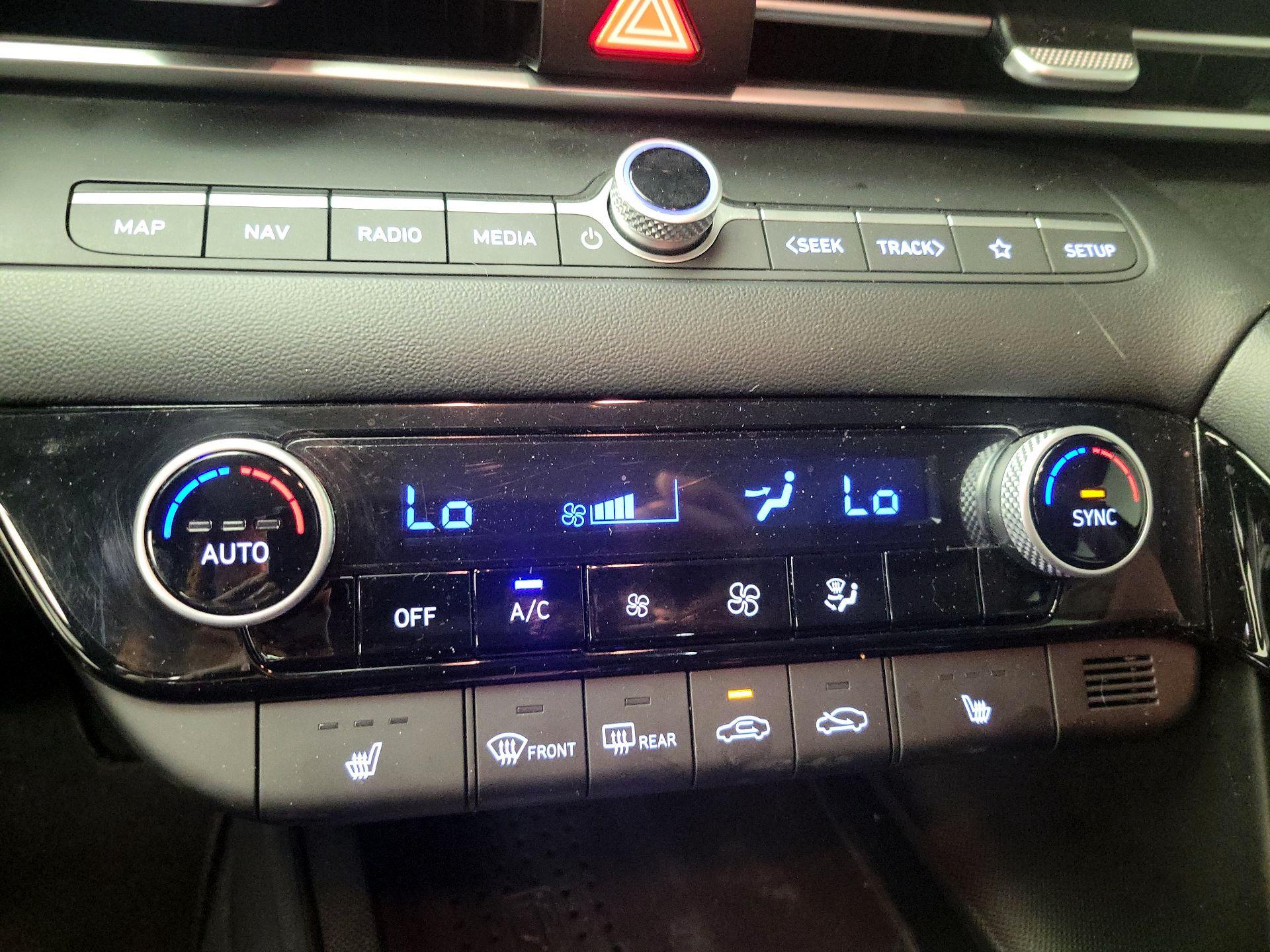 Thumbnail: 2023 Hyundai Elantra - 17