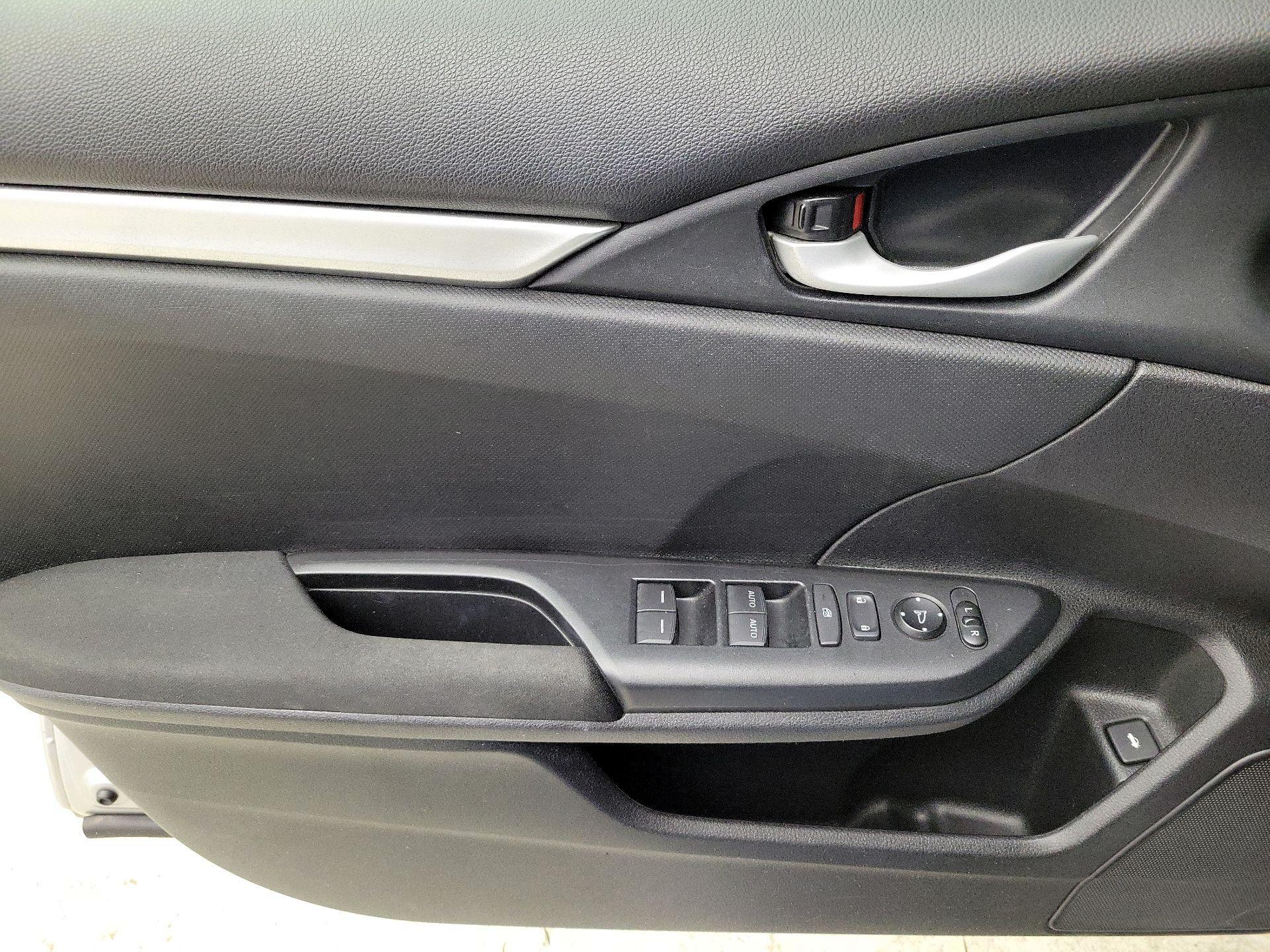 Thumbnail: 2018 Honda Civic - 12