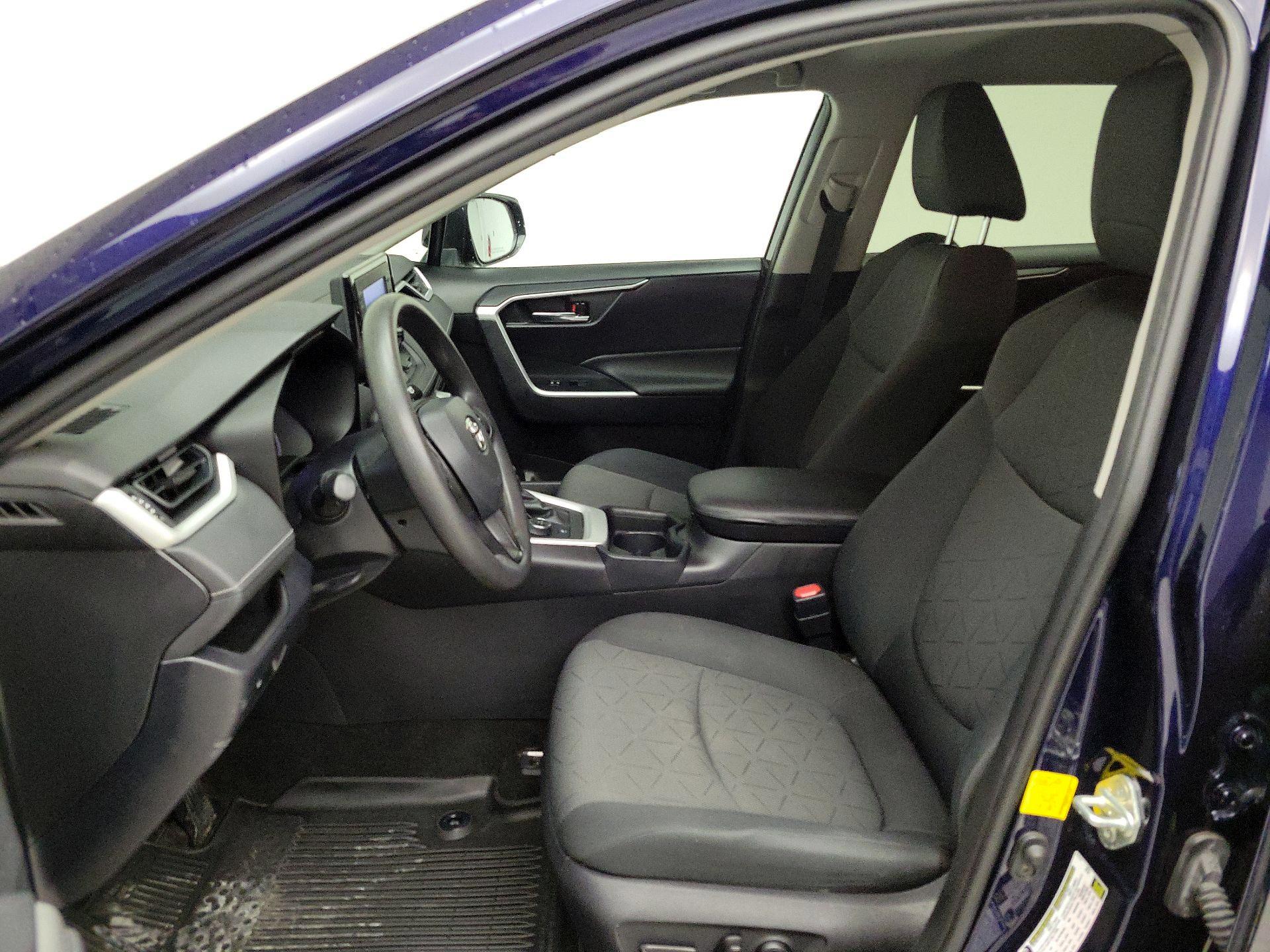 Thumbnail: 2020 Toyota RAV4 - 11