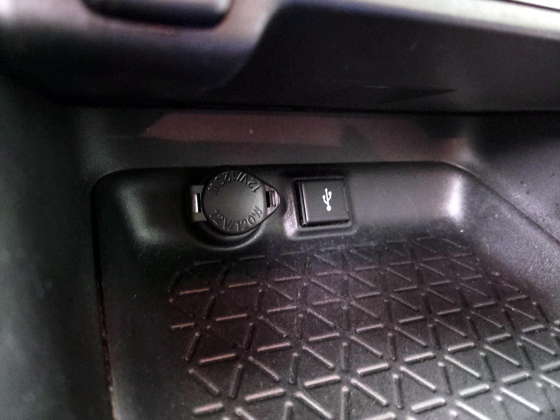 Thumbnail: 2020 Toyota RAV4 - 18