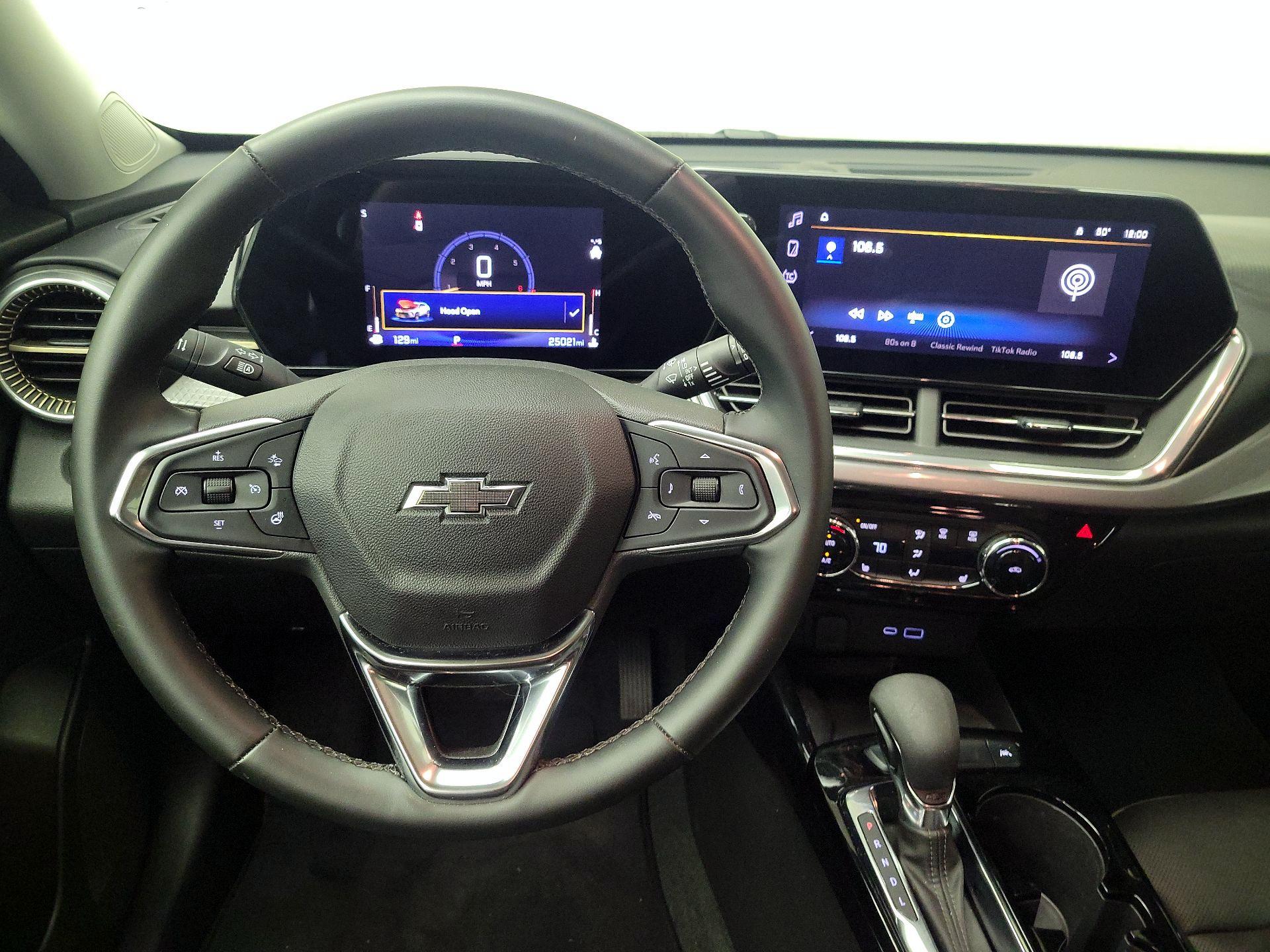 Thumbnail: 2024 Chevrolet Trax - 10