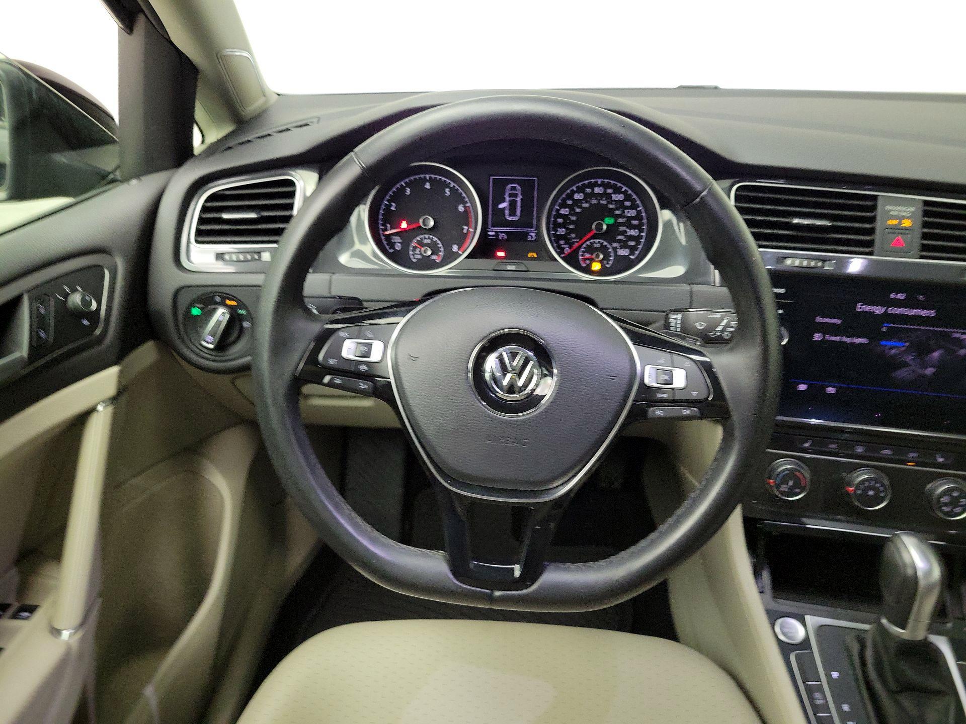 Thumbnail: 2019 Volkswagen Golf - 10