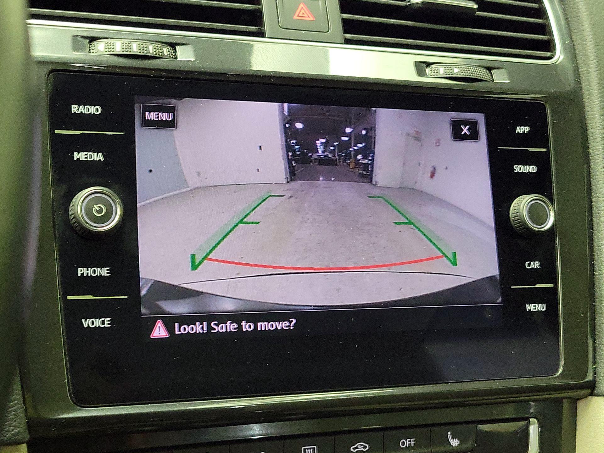 Thumbnail: 2019 Volkswagen Golf - 14