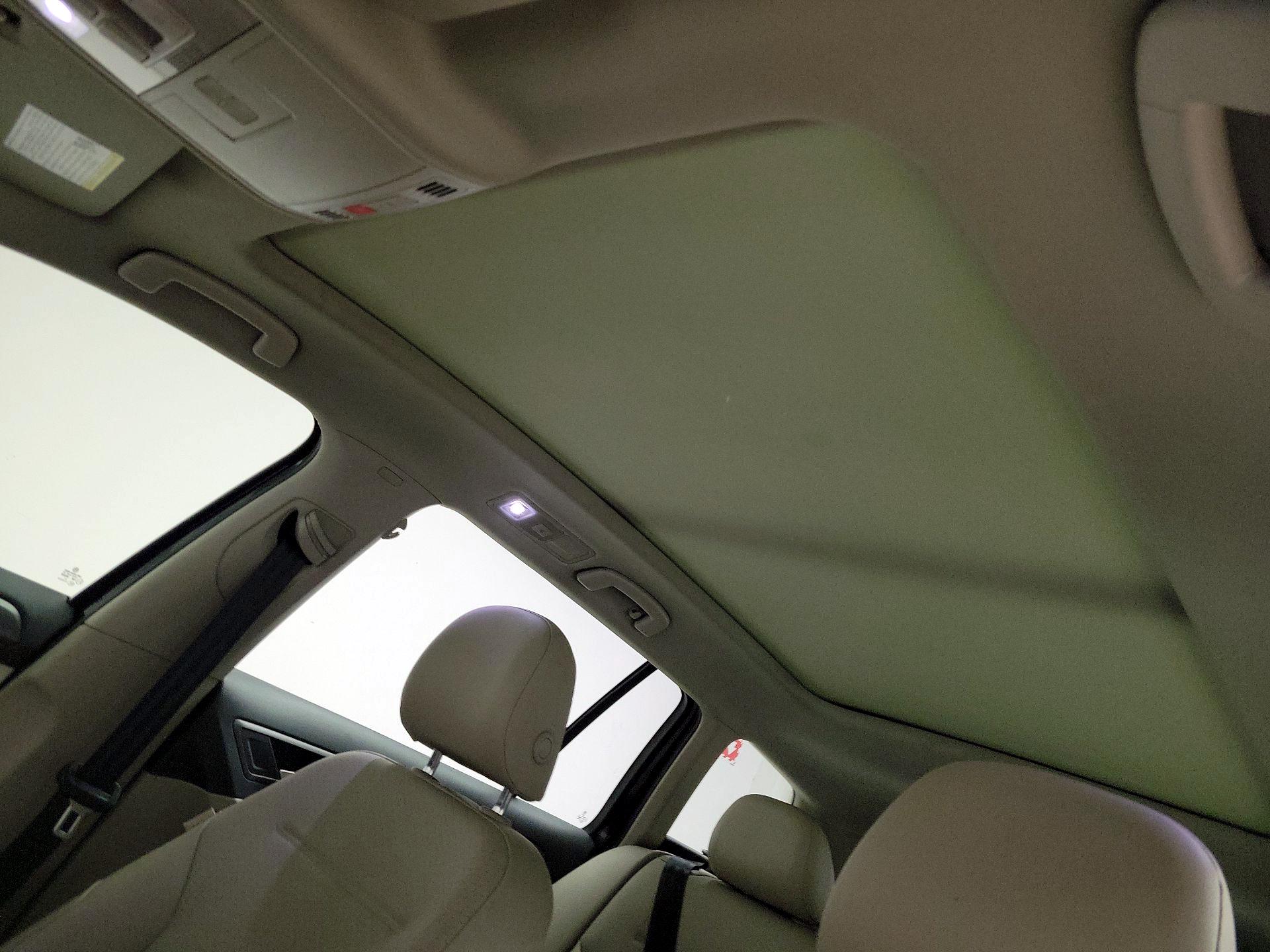 Thumbnail: 2019 Volkswagen Golf - 19