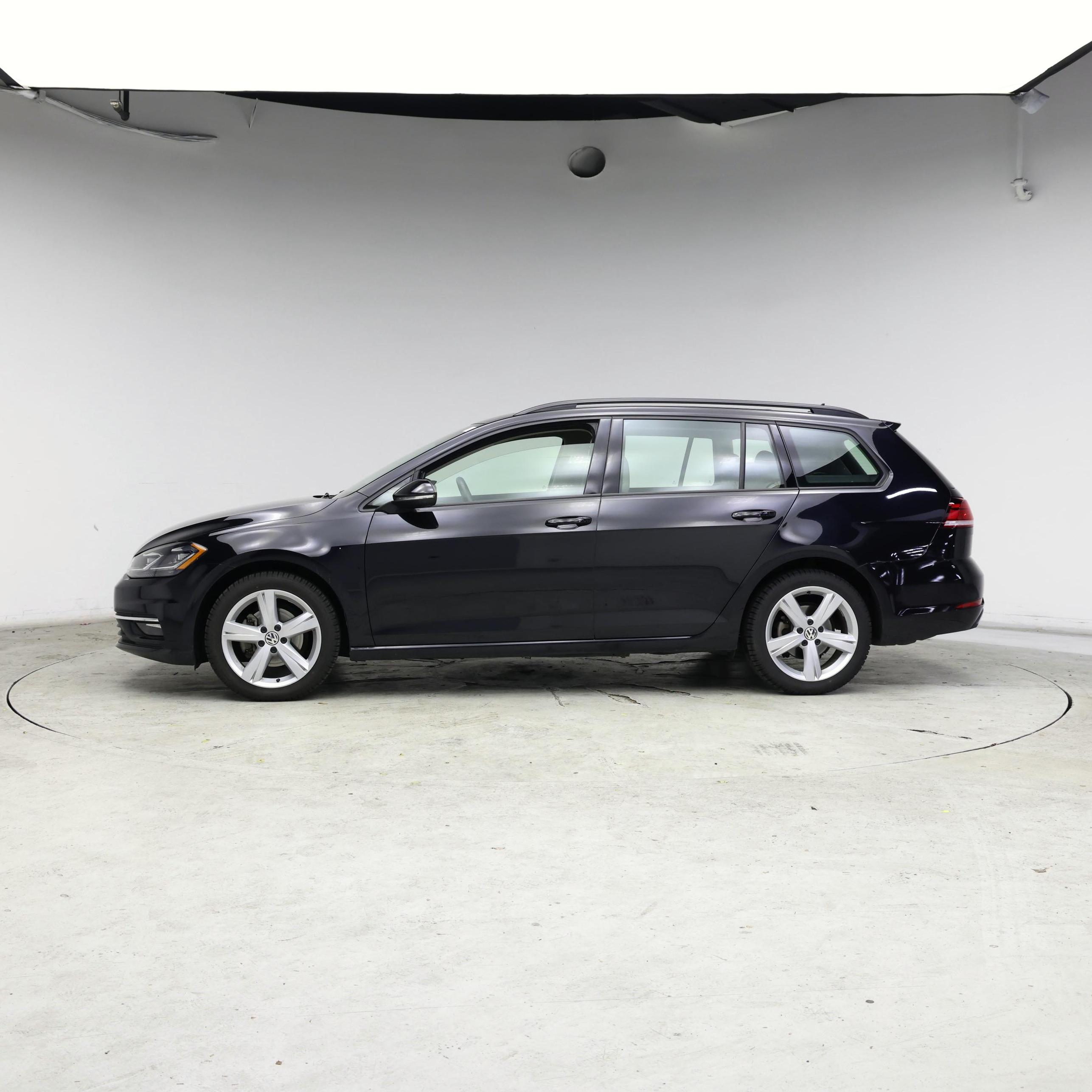 Thumbnail: 2019 Volkswagen Golf - 3