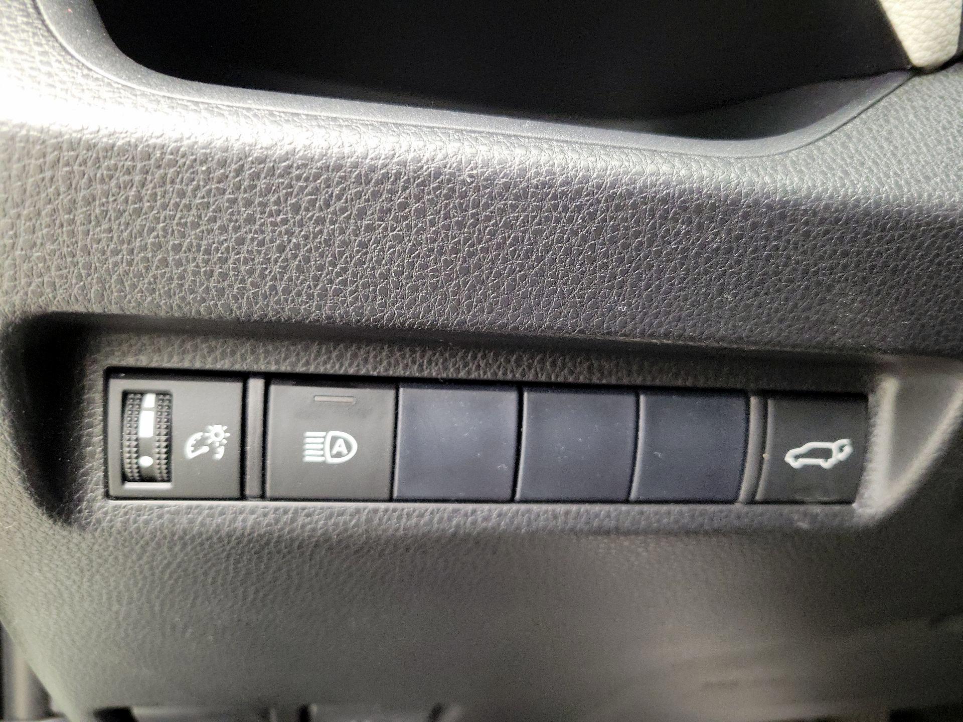 Thumbnail: 2019 Toyota RAV4 - 13