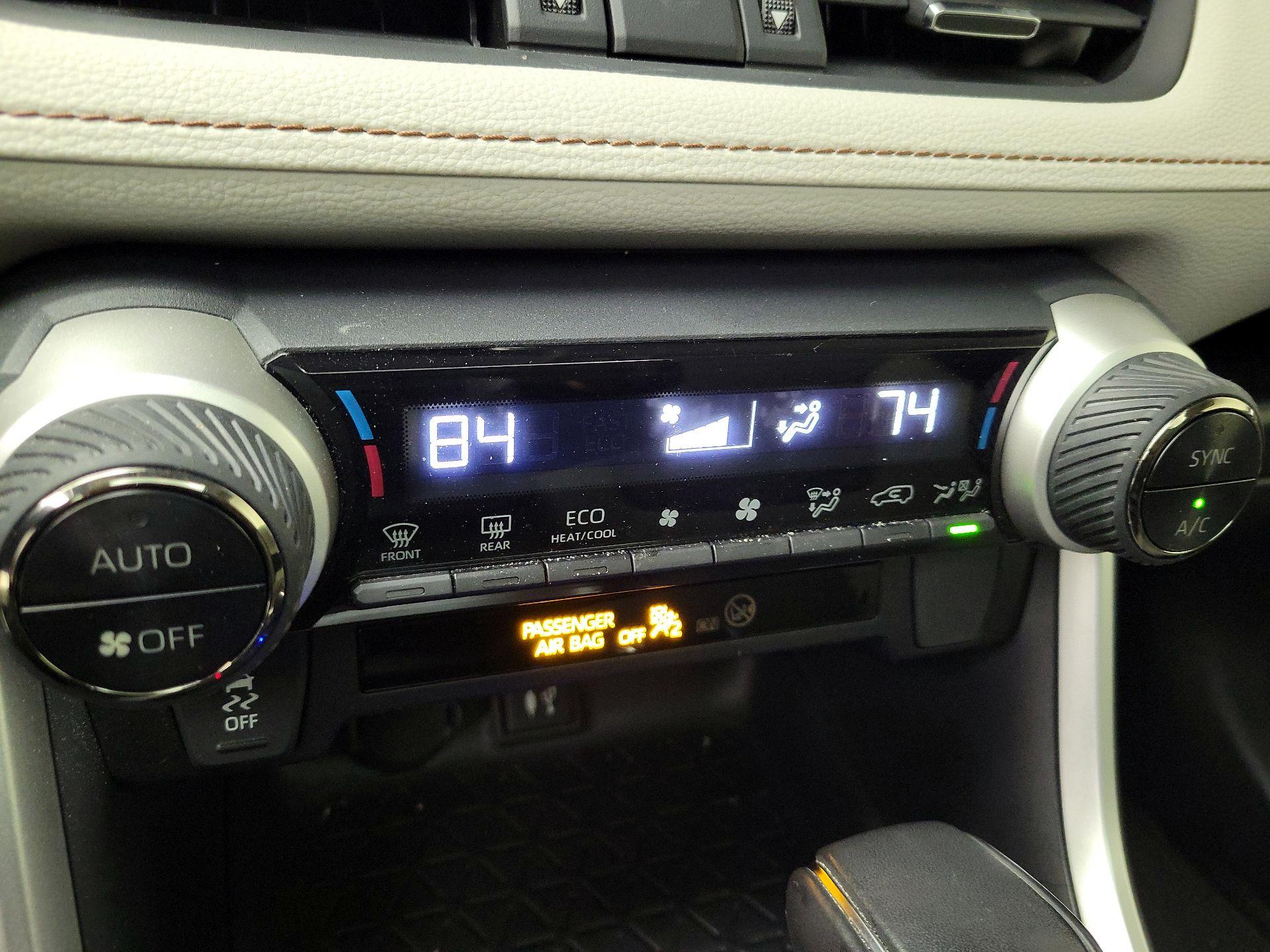 Thumbnail: 2019 Toyota RAV4 - 16