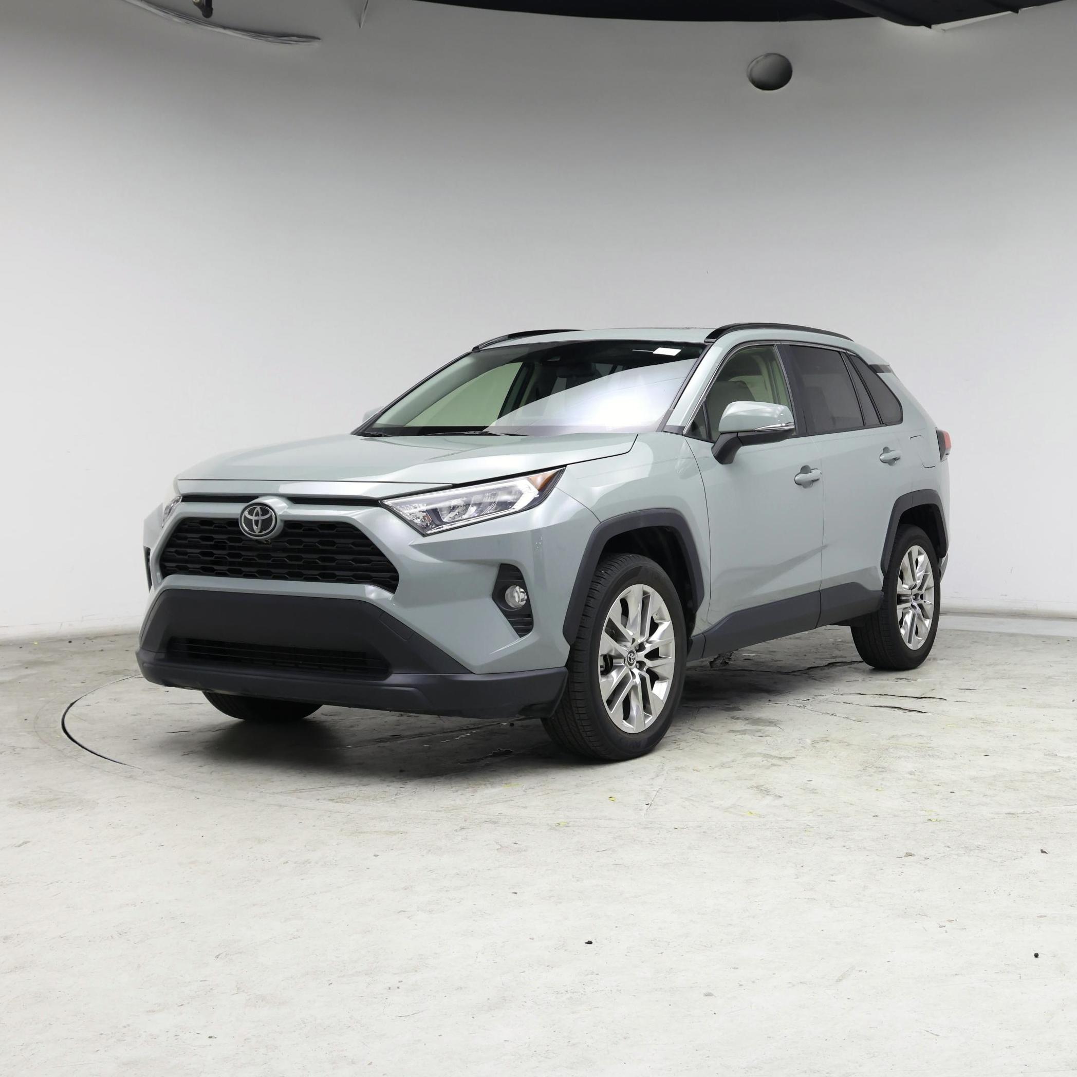 Thumbnail: 2019 Toyota RAV4 - 4