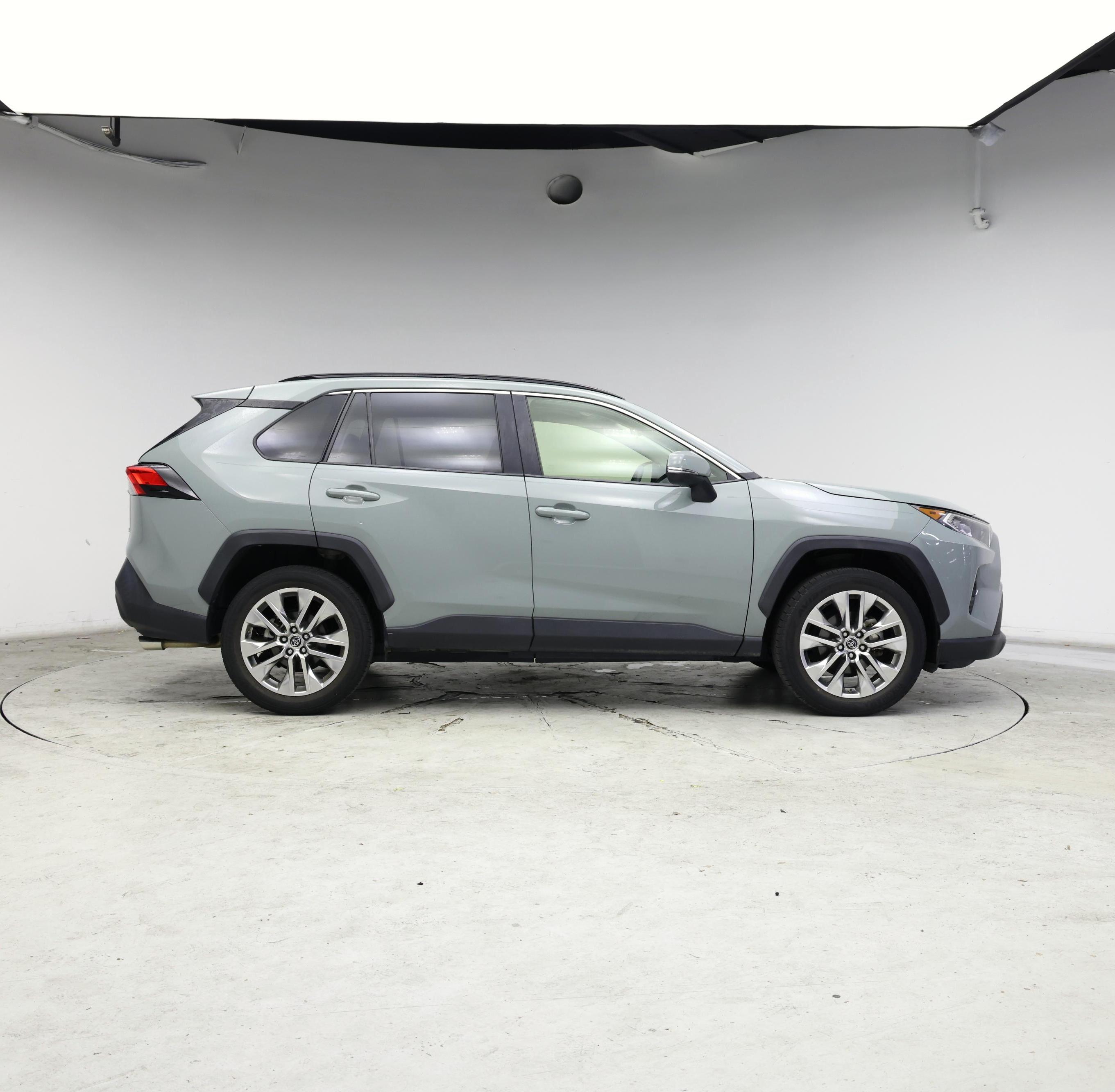 Thumbnail: 2019 Toyota RAV4 - 7