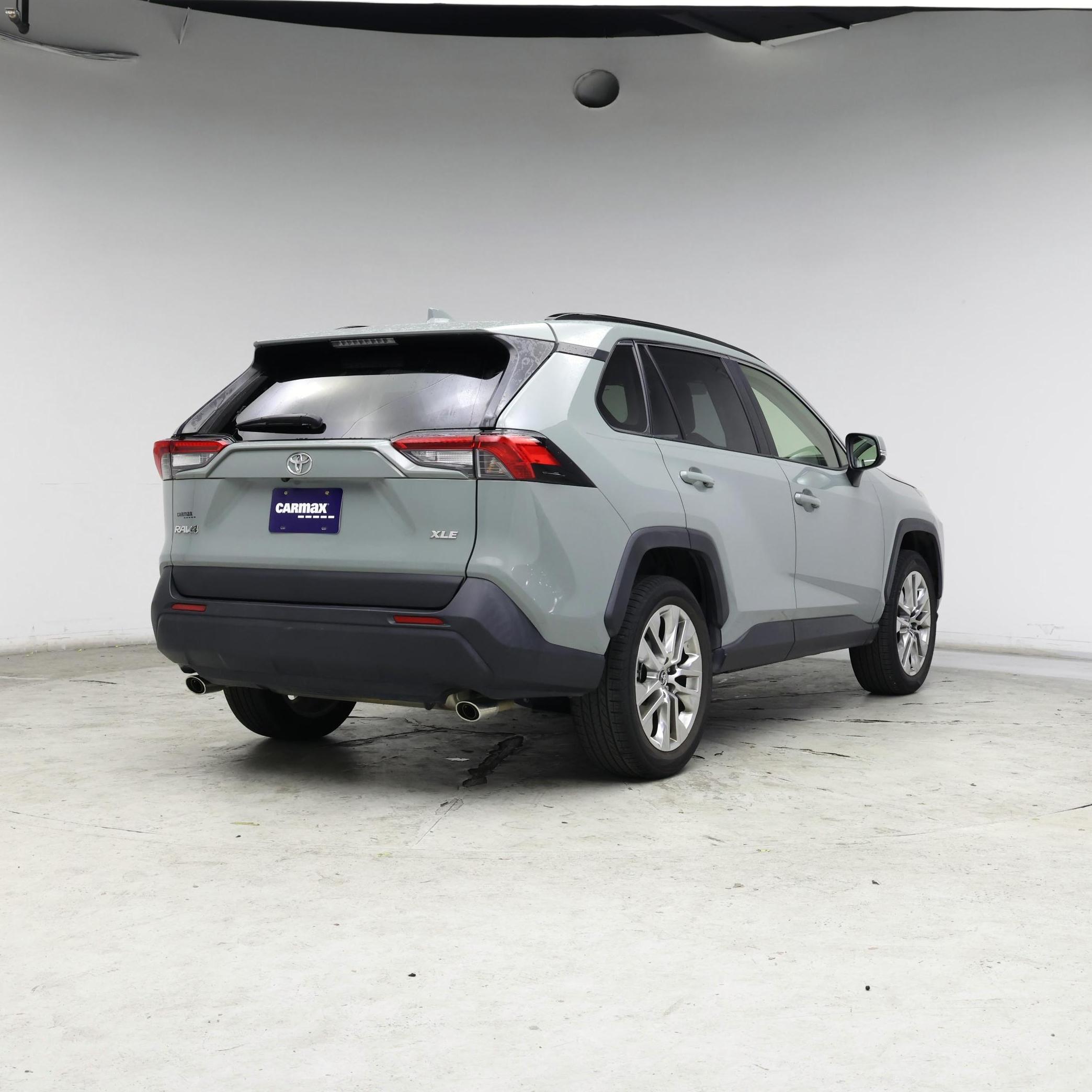 Thumbnail: 2019 Toyota RAV4 - 8