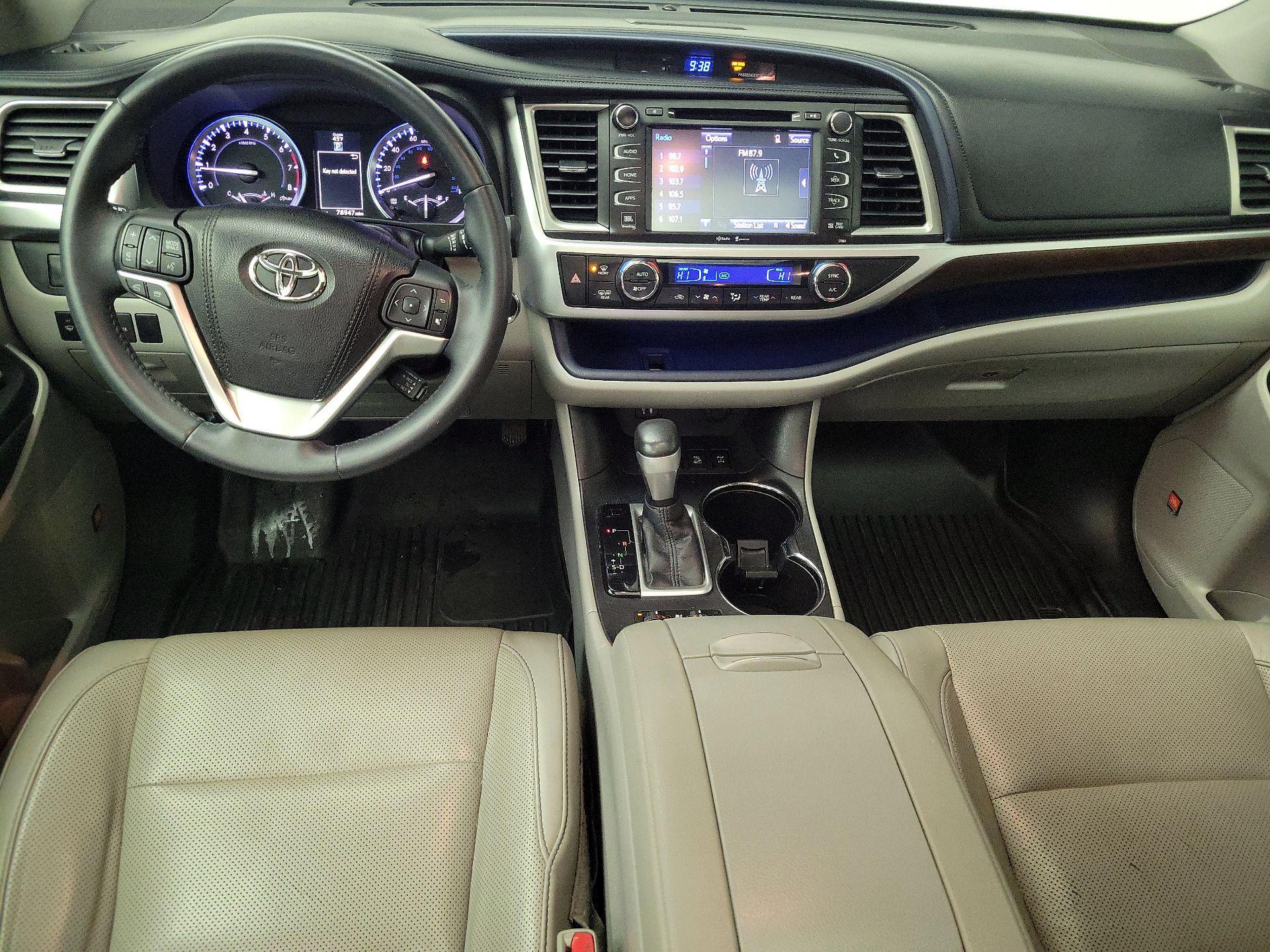 Thumbnail: 2015 Toyota Highlander - 9