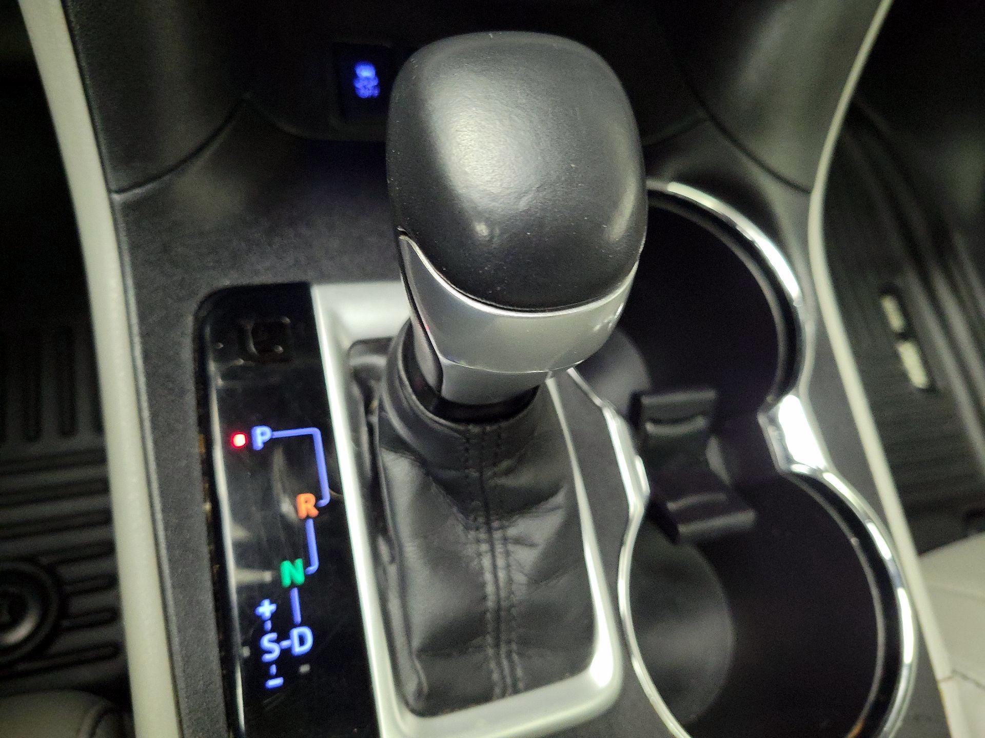 Thumbnail: 2015 Toyota Highlander - 17