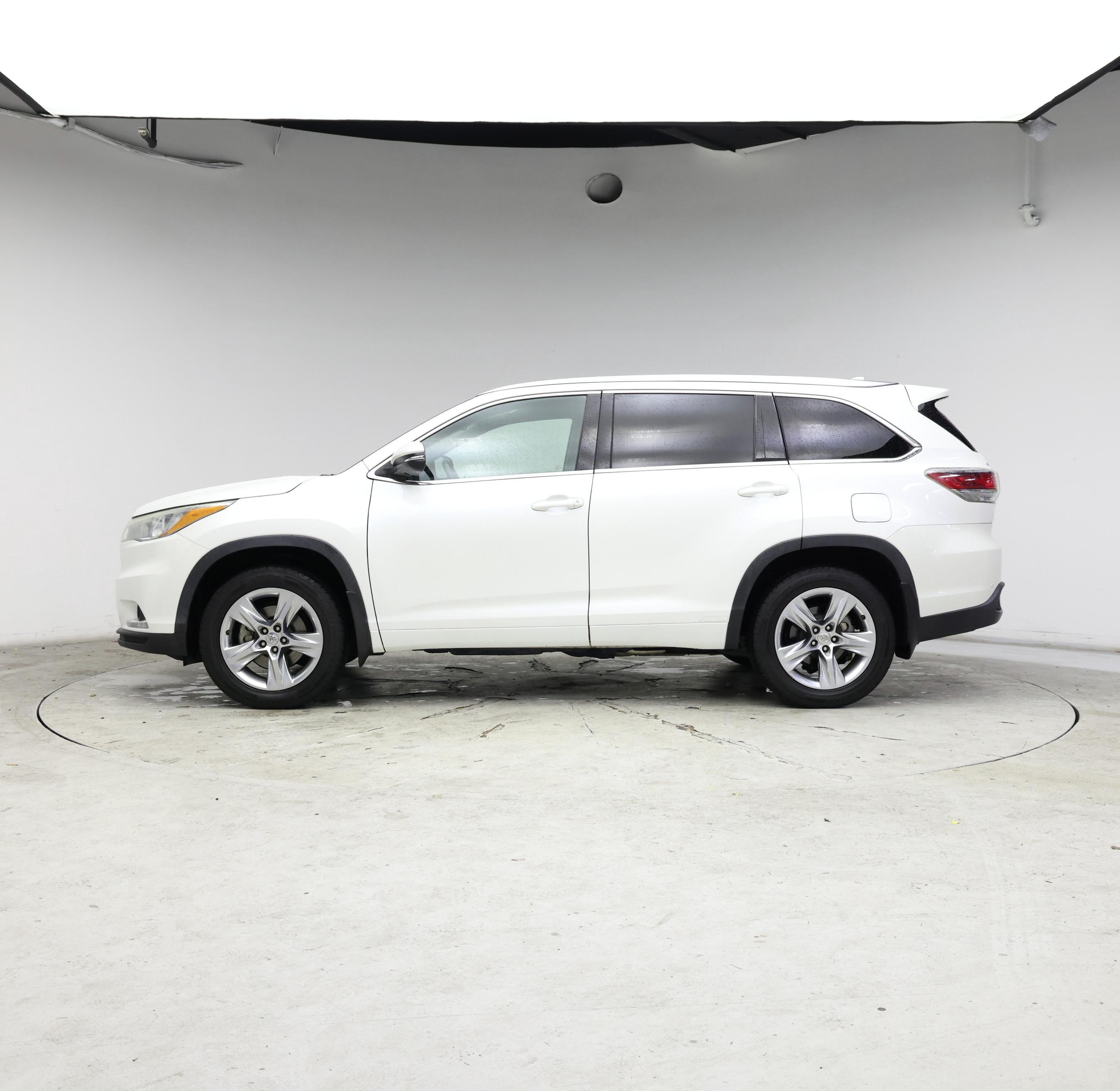 Thumbnail: 2015 Toyota Highlander - 3