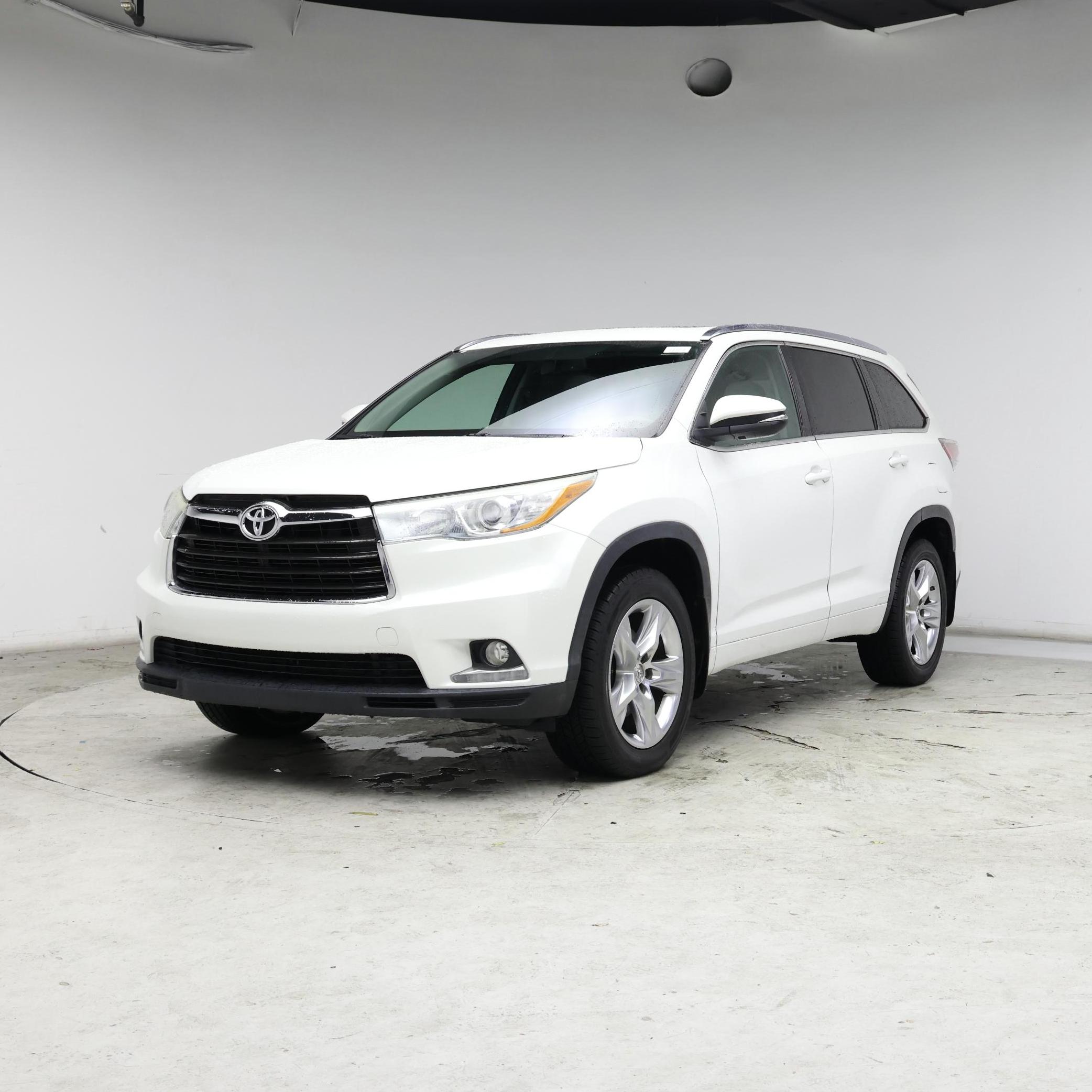 Thumbnail: 2015 Toyota Highlander - 4