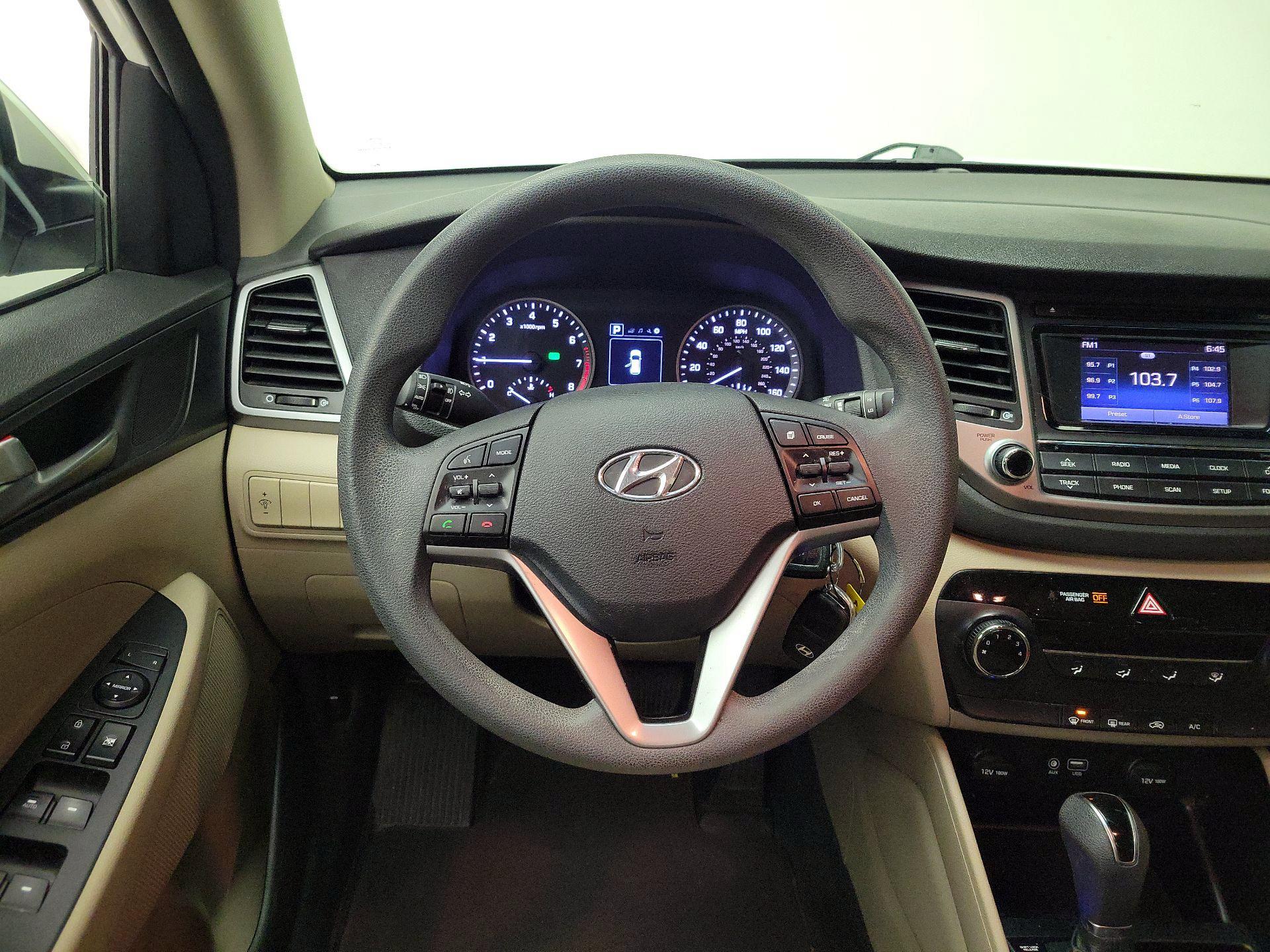 Thumbnail: 2016 Hyundai Tucson - 10