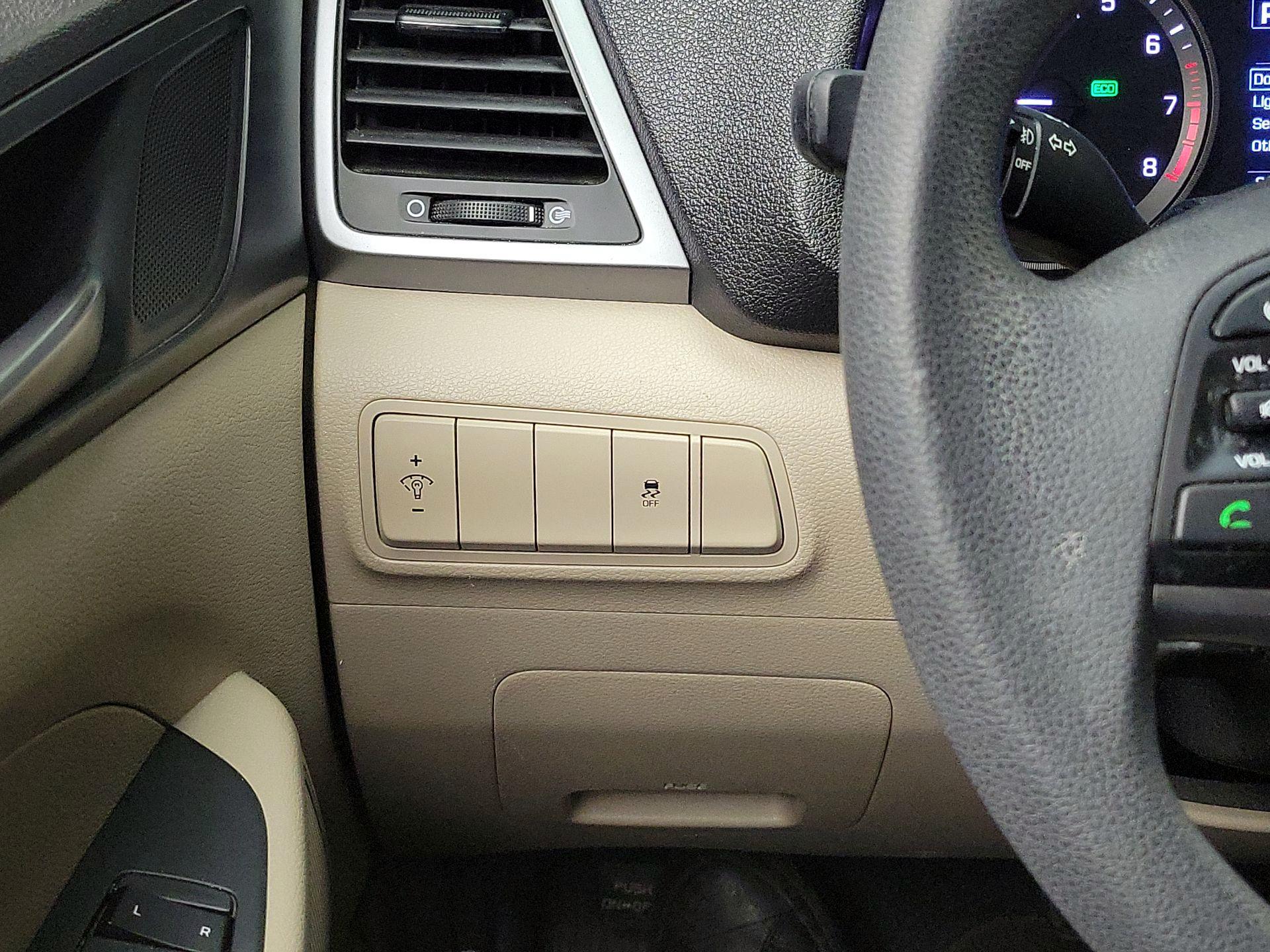 Thumbnail: 2016 Hyundai Tucson - 13