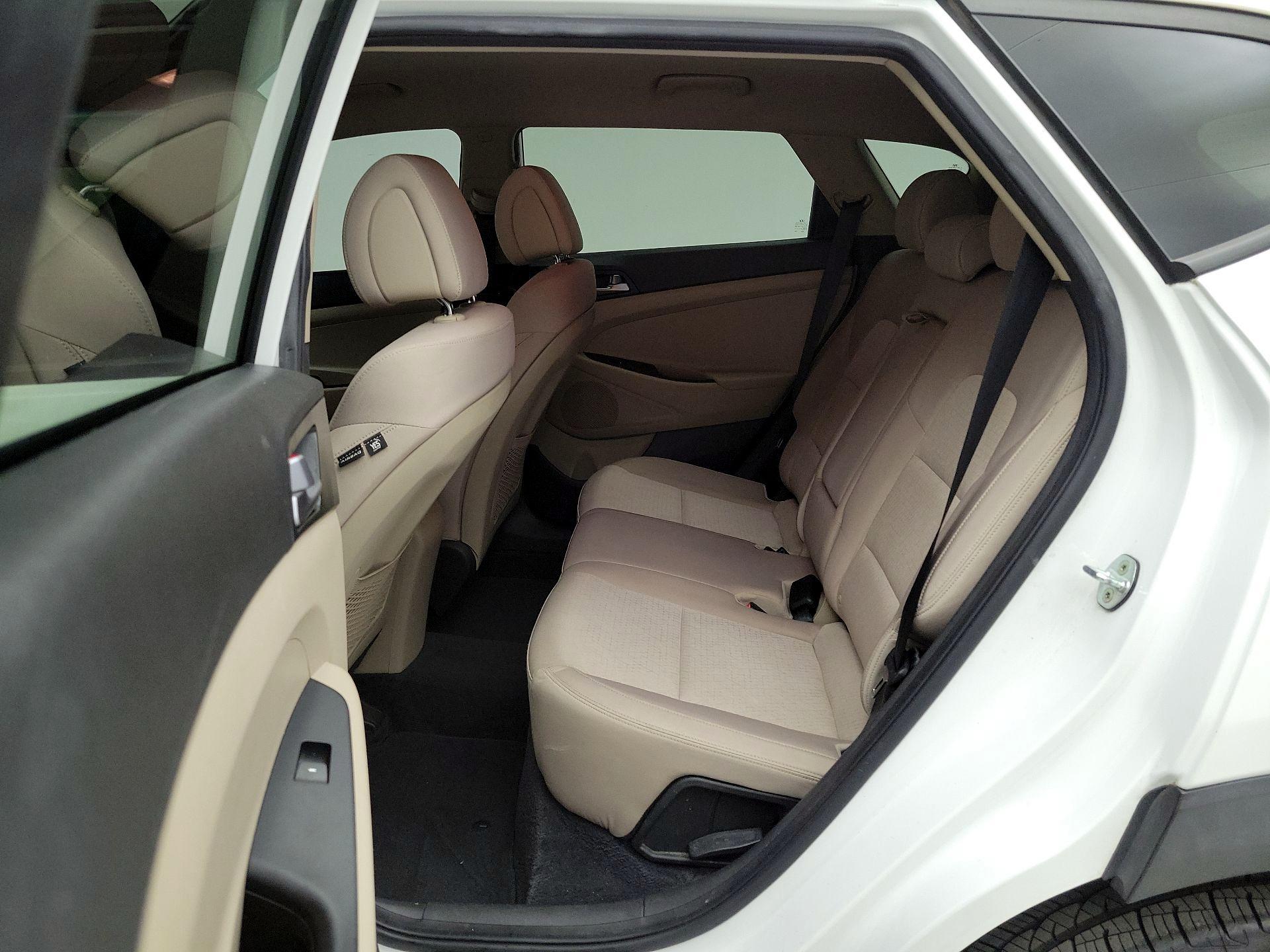 Thumbnail: 2016 Hyundai Tucson - 19