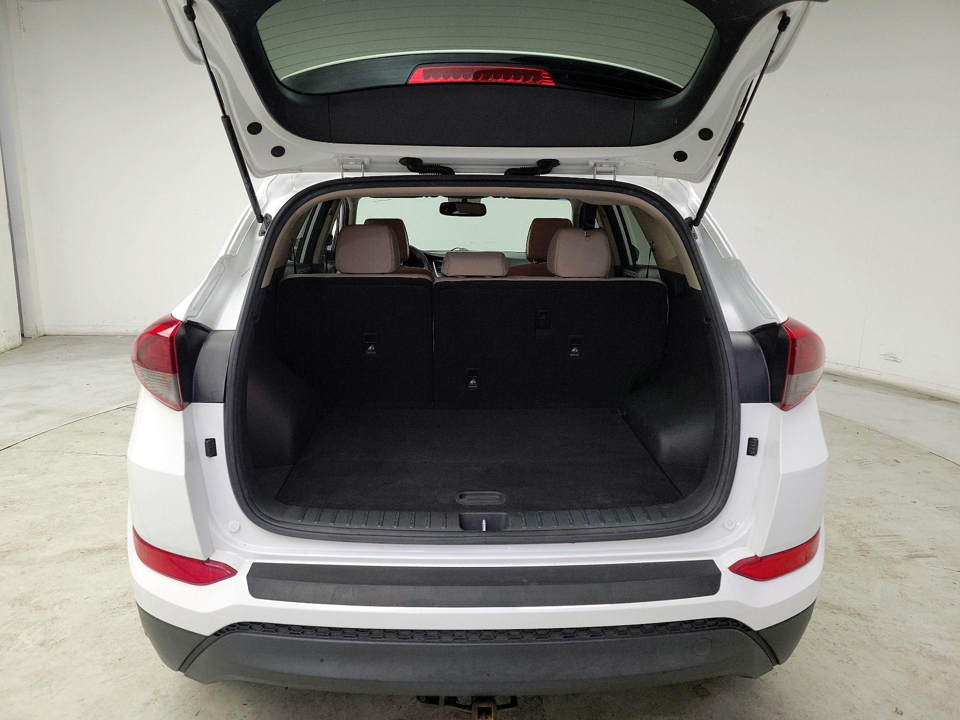 Thumbnail: 2016 Hyundai Tucson - 20