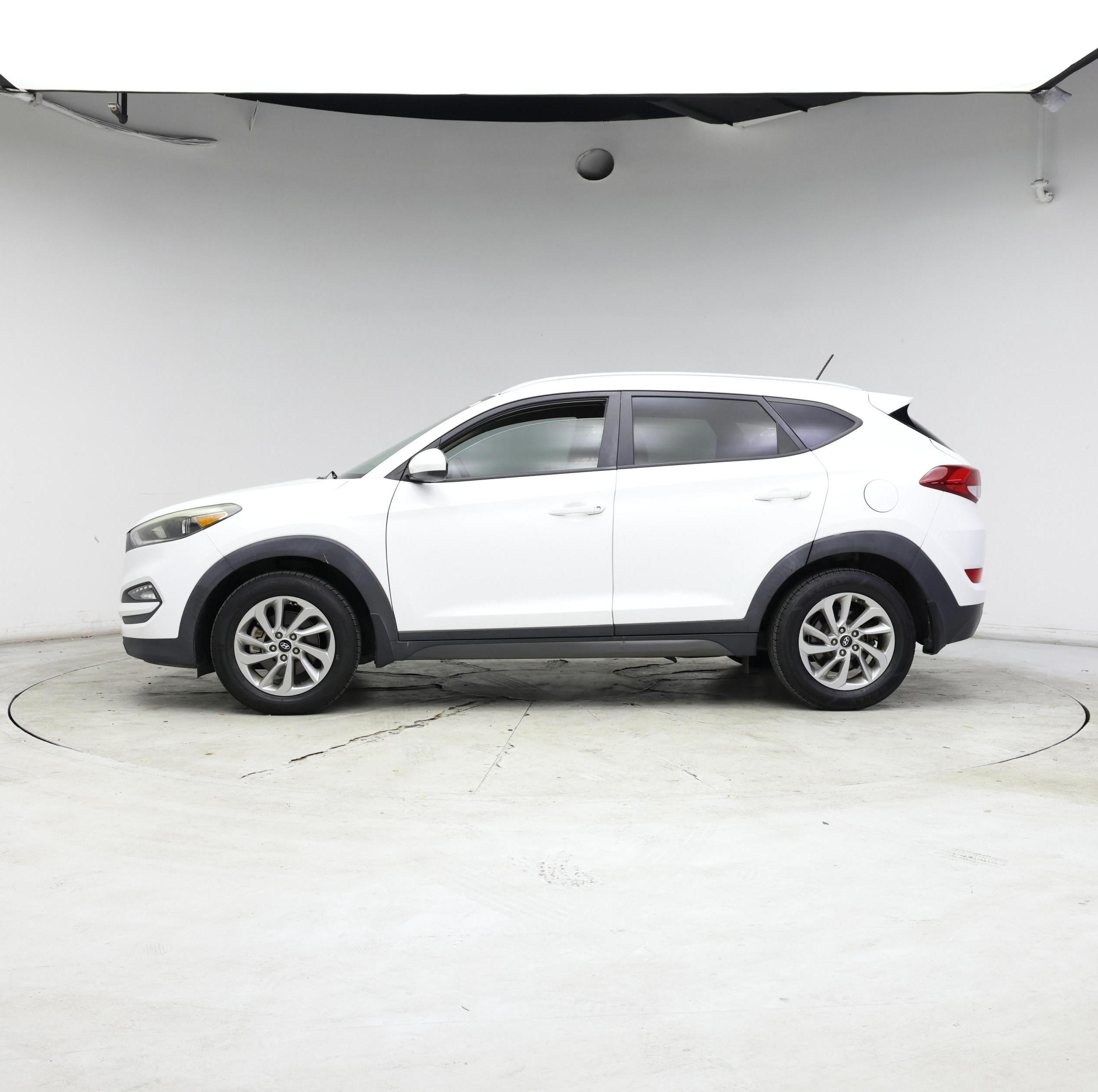 Thumbnail: 2016 Hyundai Tucson - 3