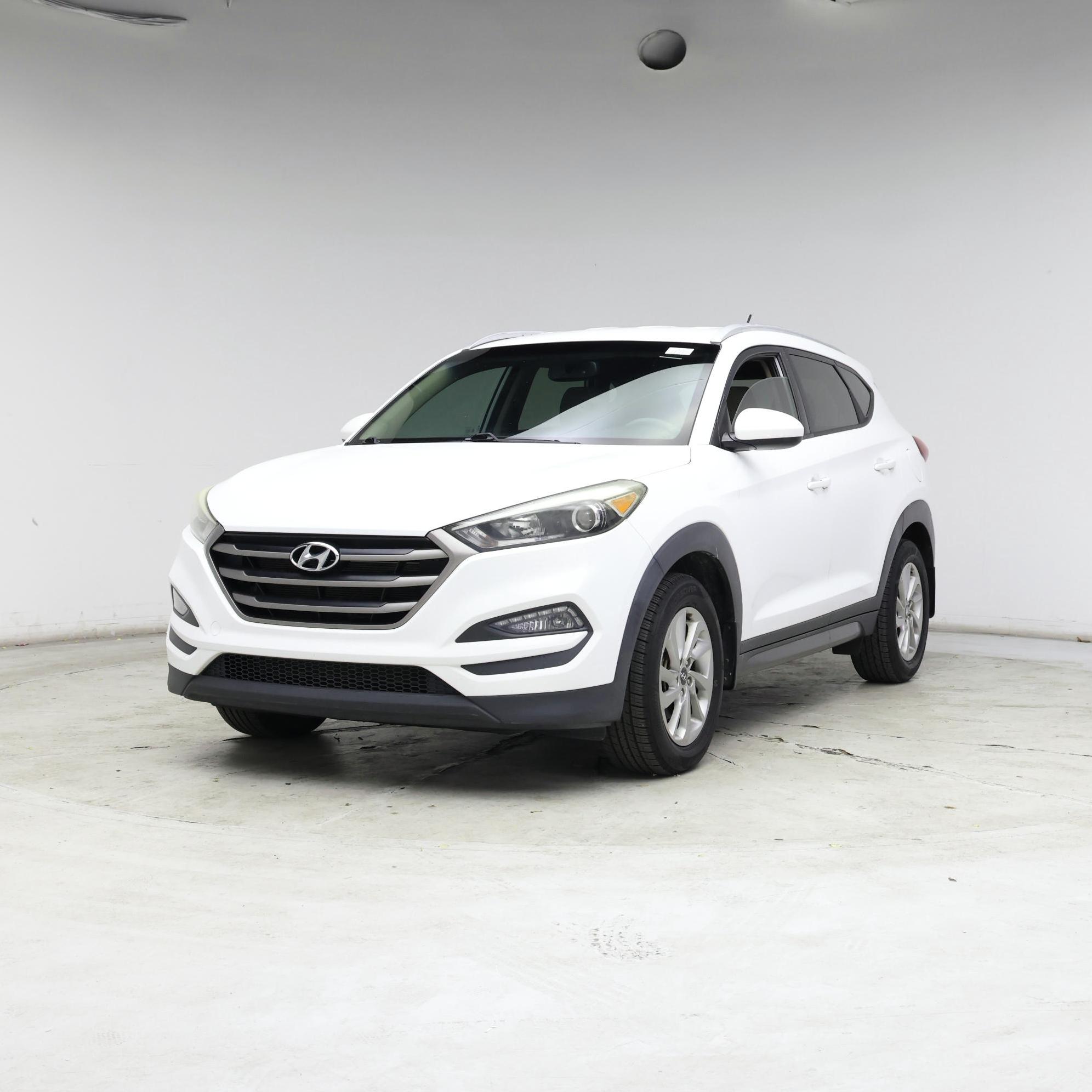Thumbnail: 2016 Hyundai Tucson - 4