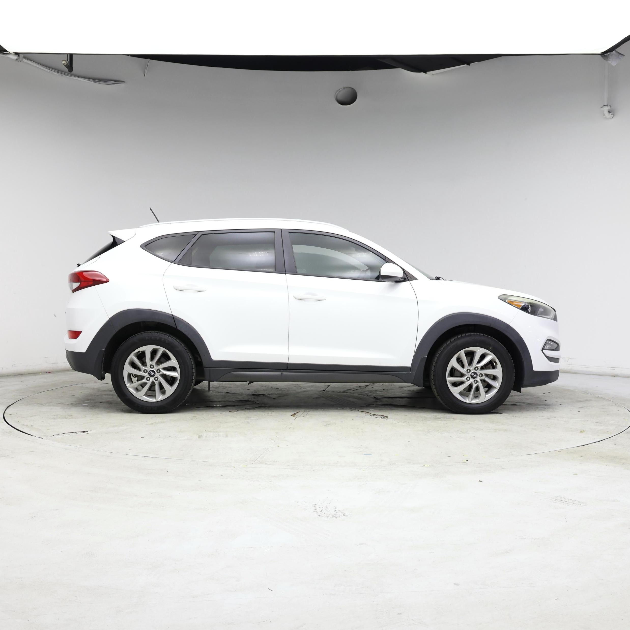 Thumbnail: 2016 Hyundai Tucson - 7
