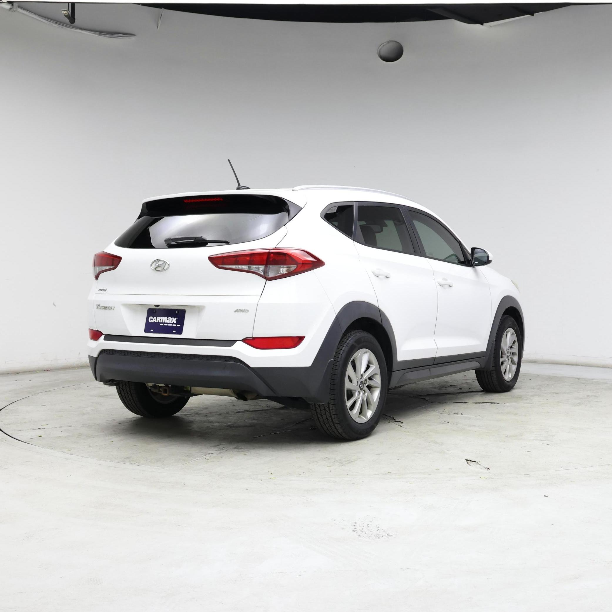 Thumbnail: 2016 Hyundai Tucson - 8