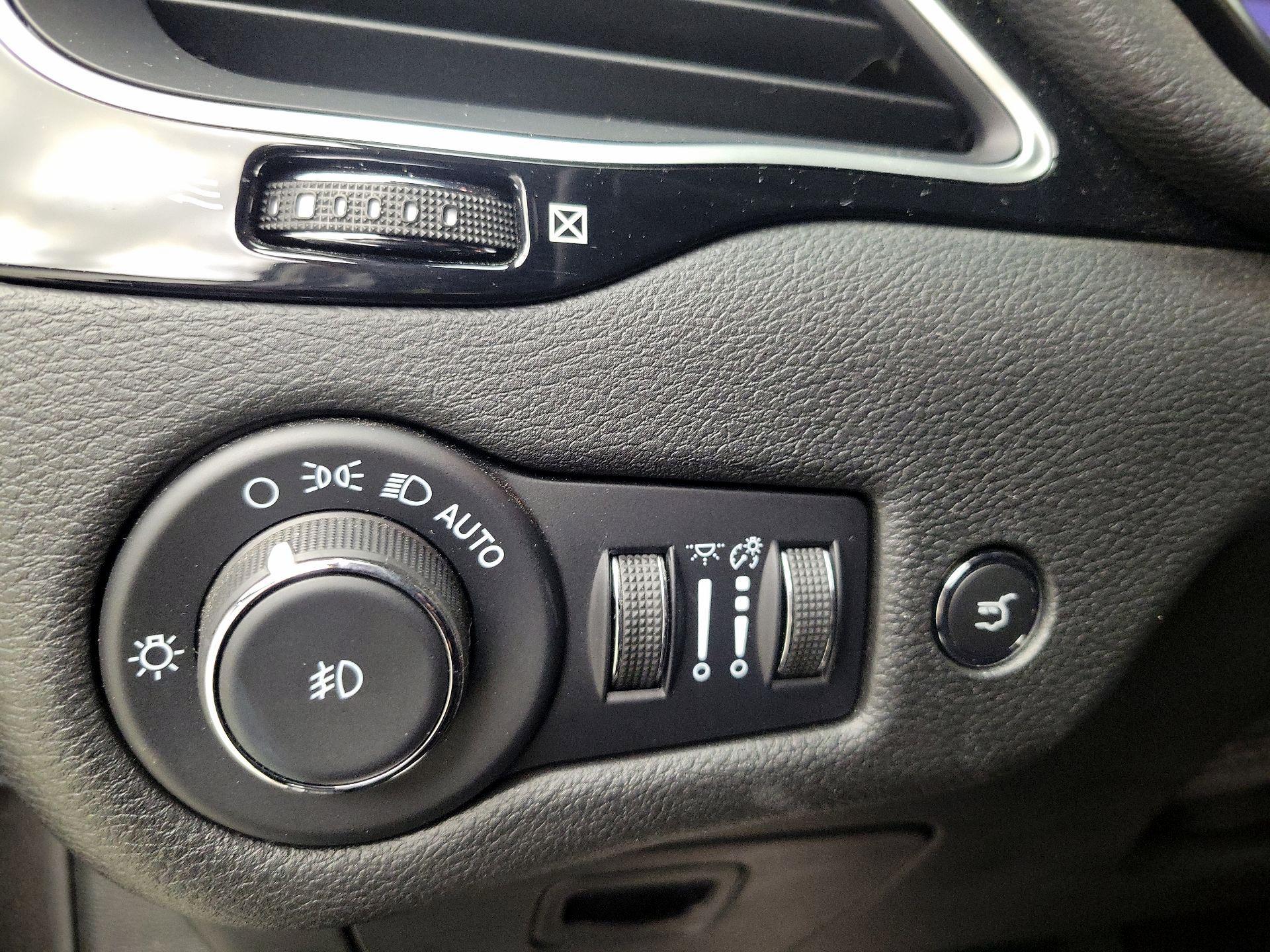 Thumbnail: 2023 Jeep Cherokee - 13