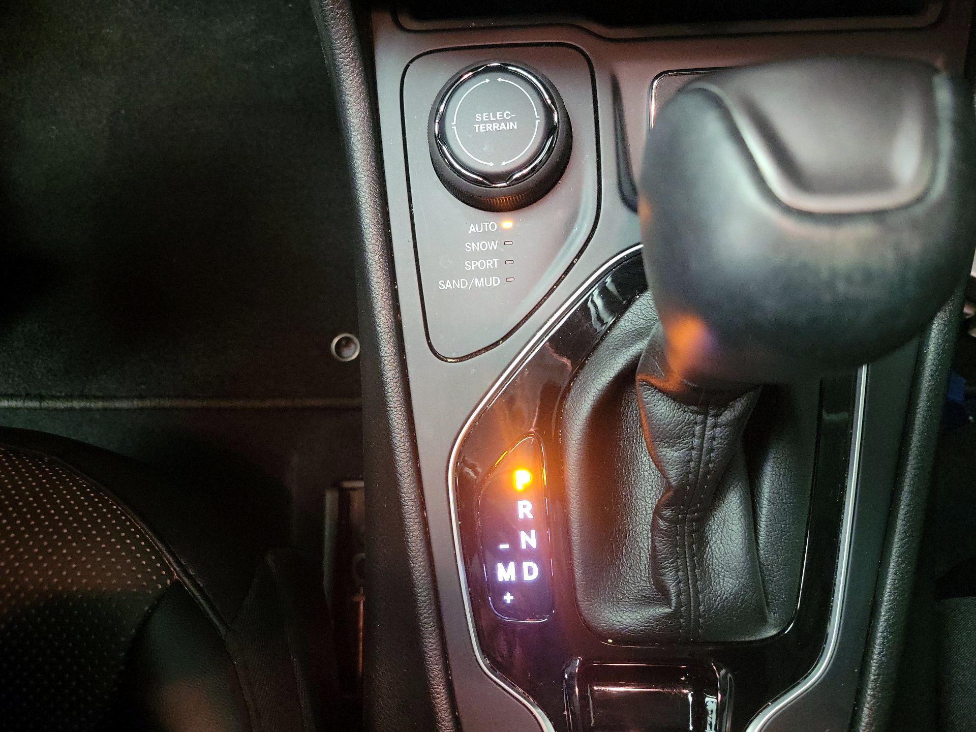 Thumbnail: 2023 Jeep Cherokee - 18