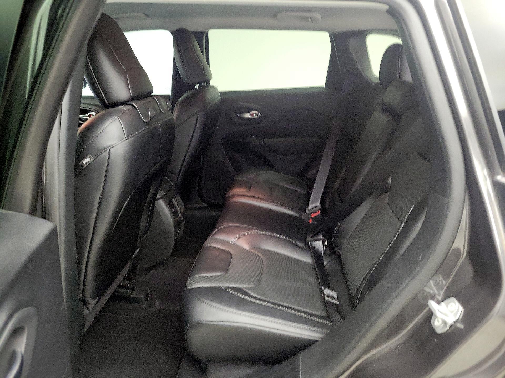 Thumbnail: 2023 Jeep Cherokee - 20