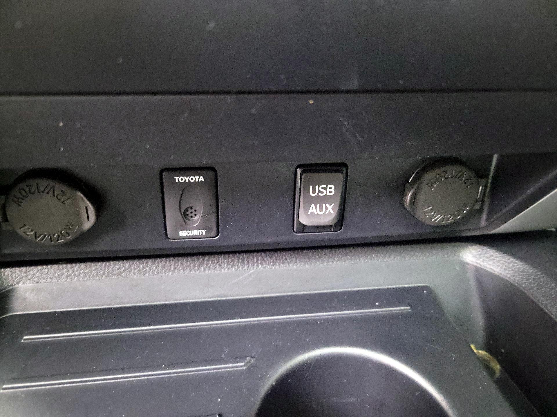 Thumbnail: 2019 Toyota Tundra - 19