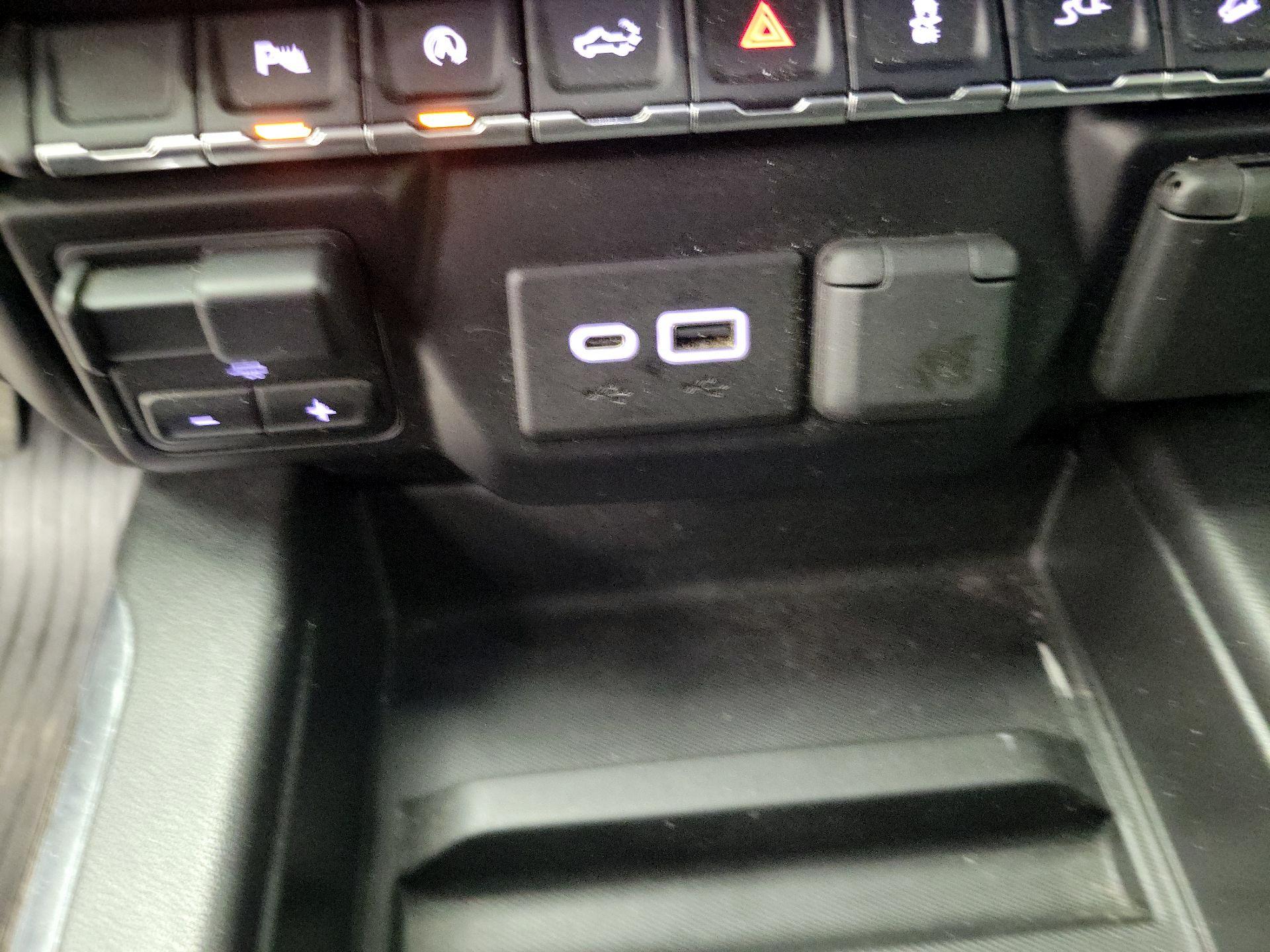 Thumbnail: 2020 Chevrolet Silverado 1500 - 18