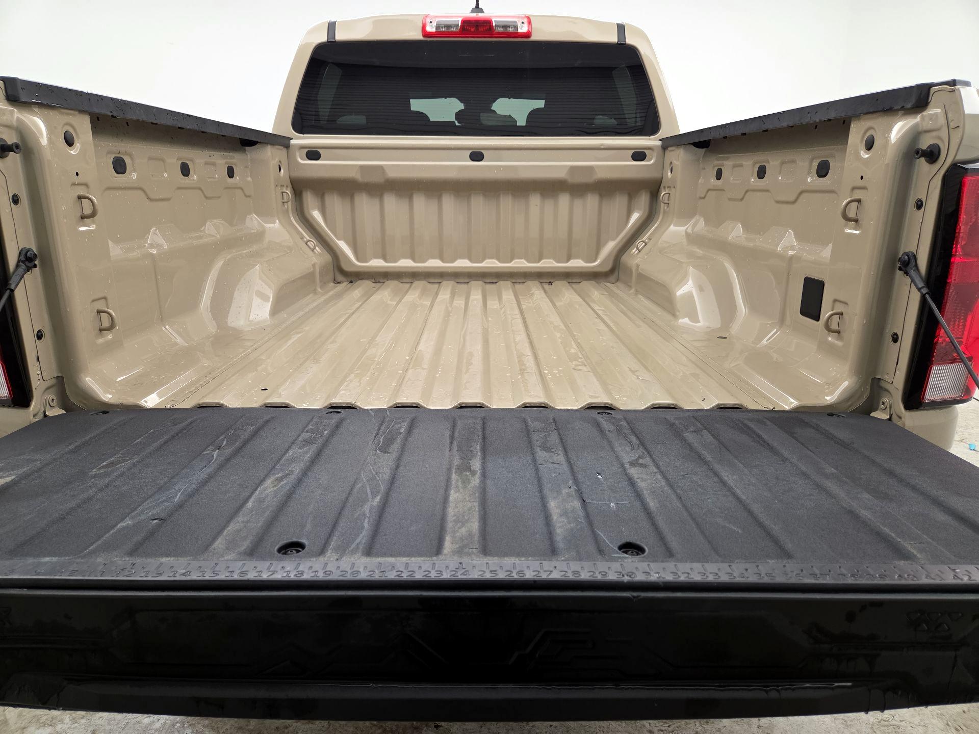 Thumbnail: 2024 Chevrolet Colorado - 19