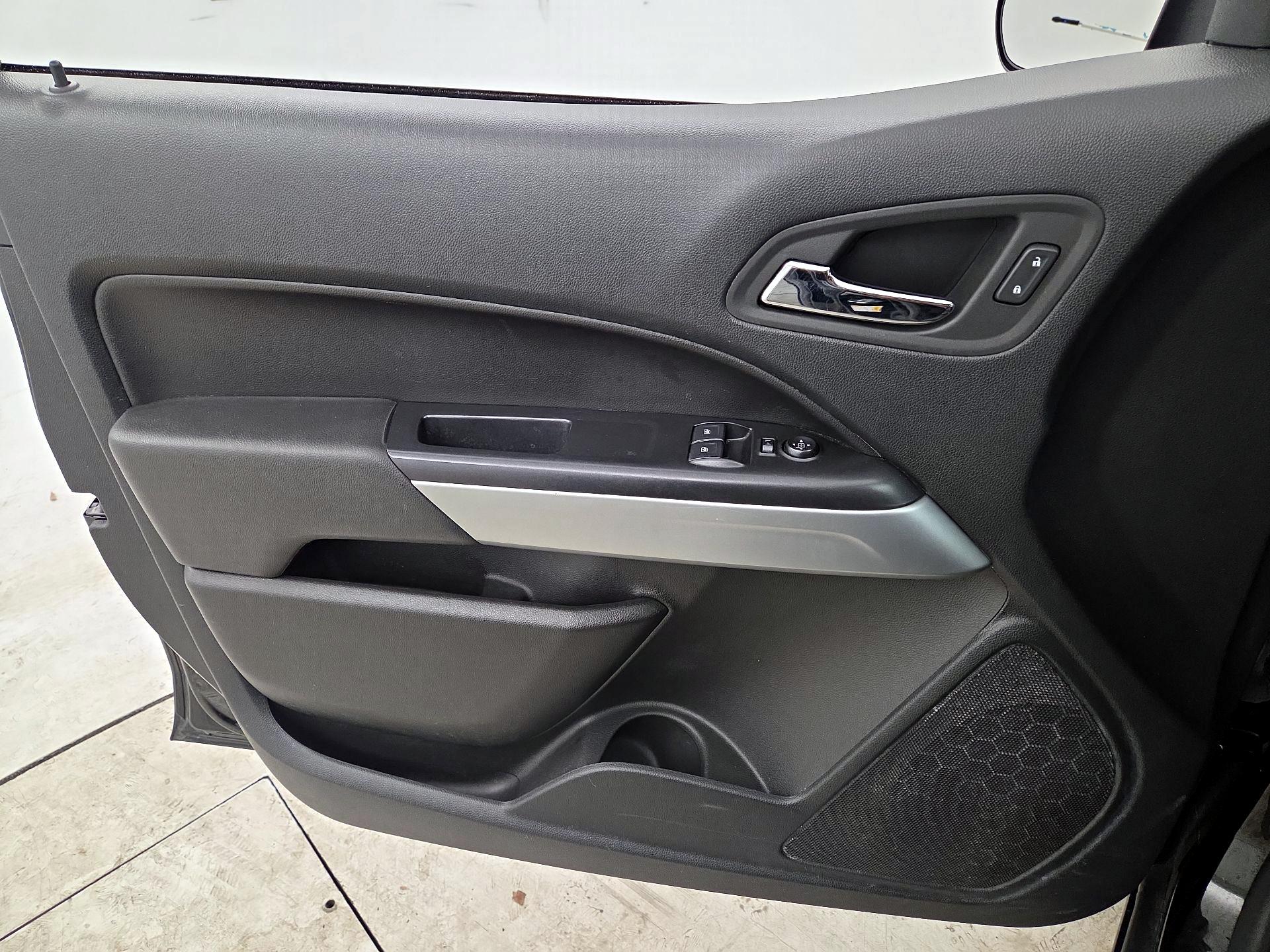 Thumbnail: 2022 Chevrolet Colorado - 12