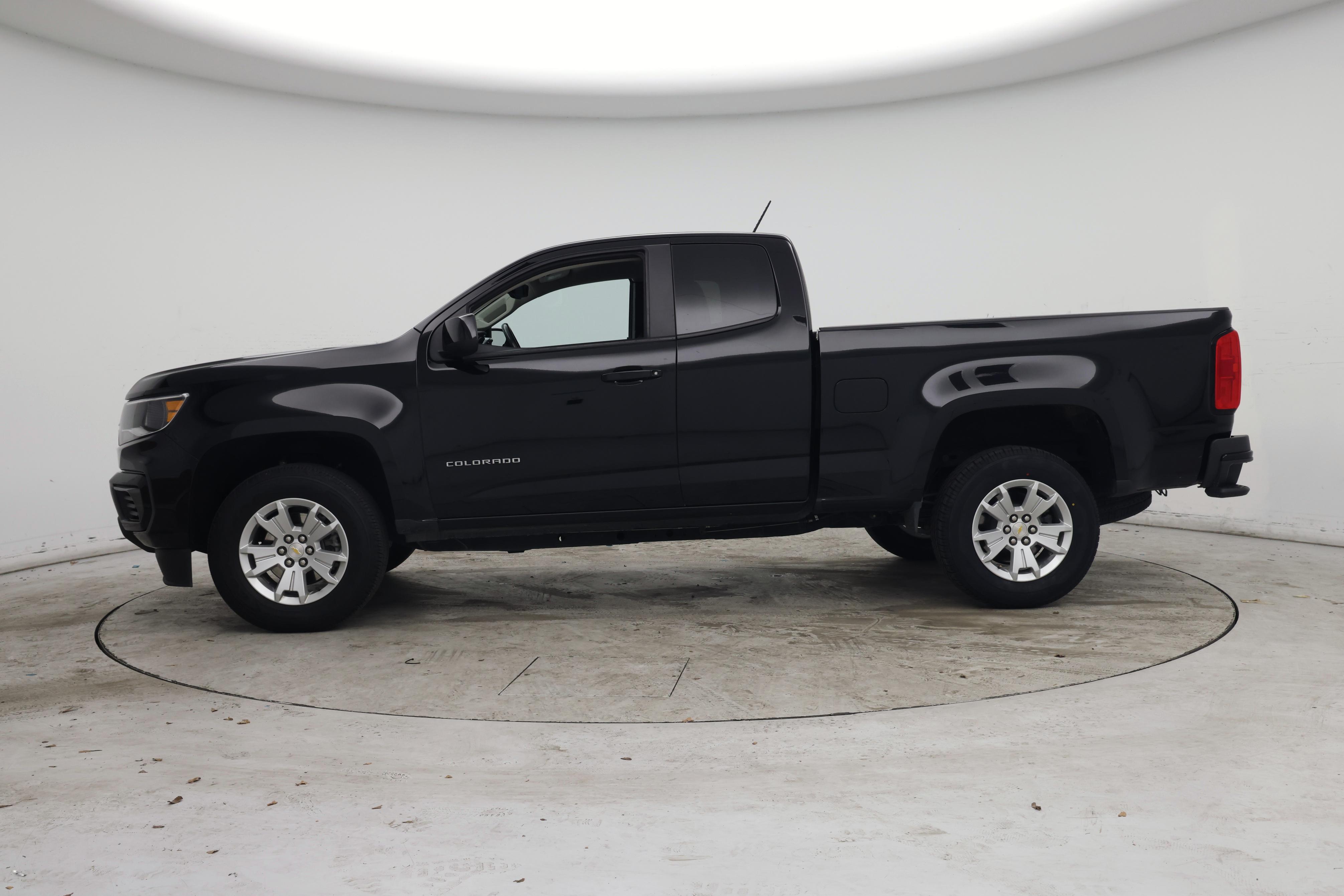 Thumbnail: 2022 Chevrolet Colorado - 3