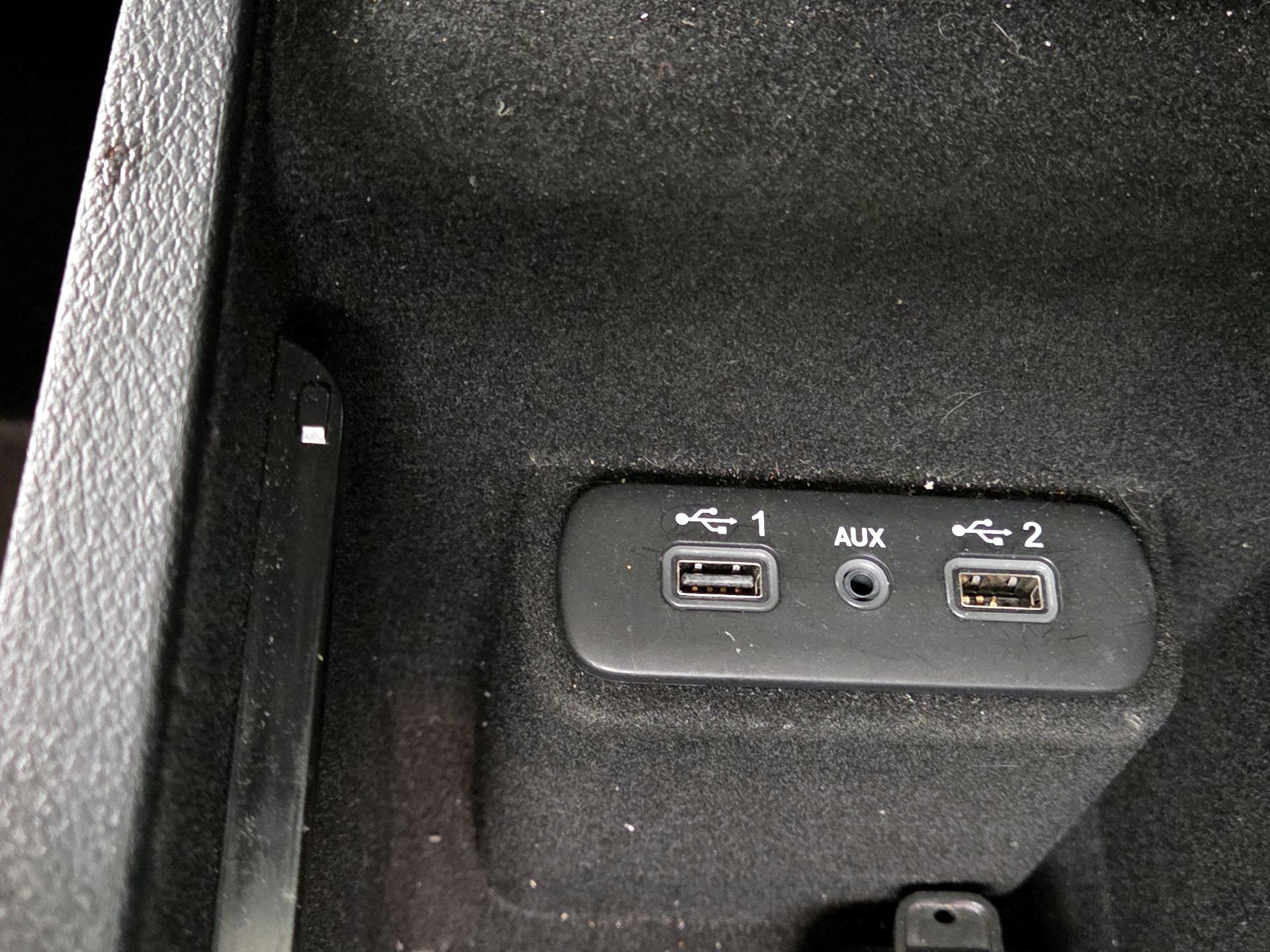 Thumbnail: 2020 Dodge Charger - 18