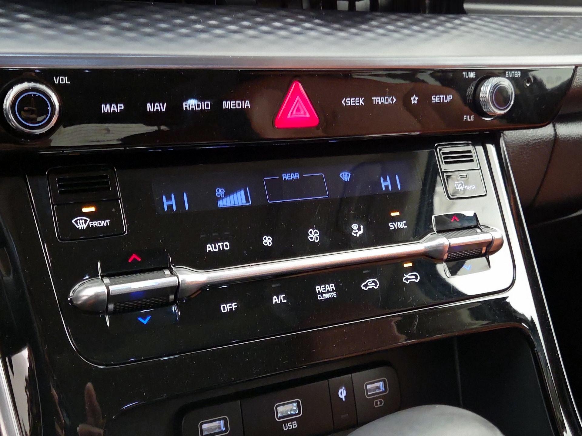 Thumbnail: 2024 Kia Carnival - 17