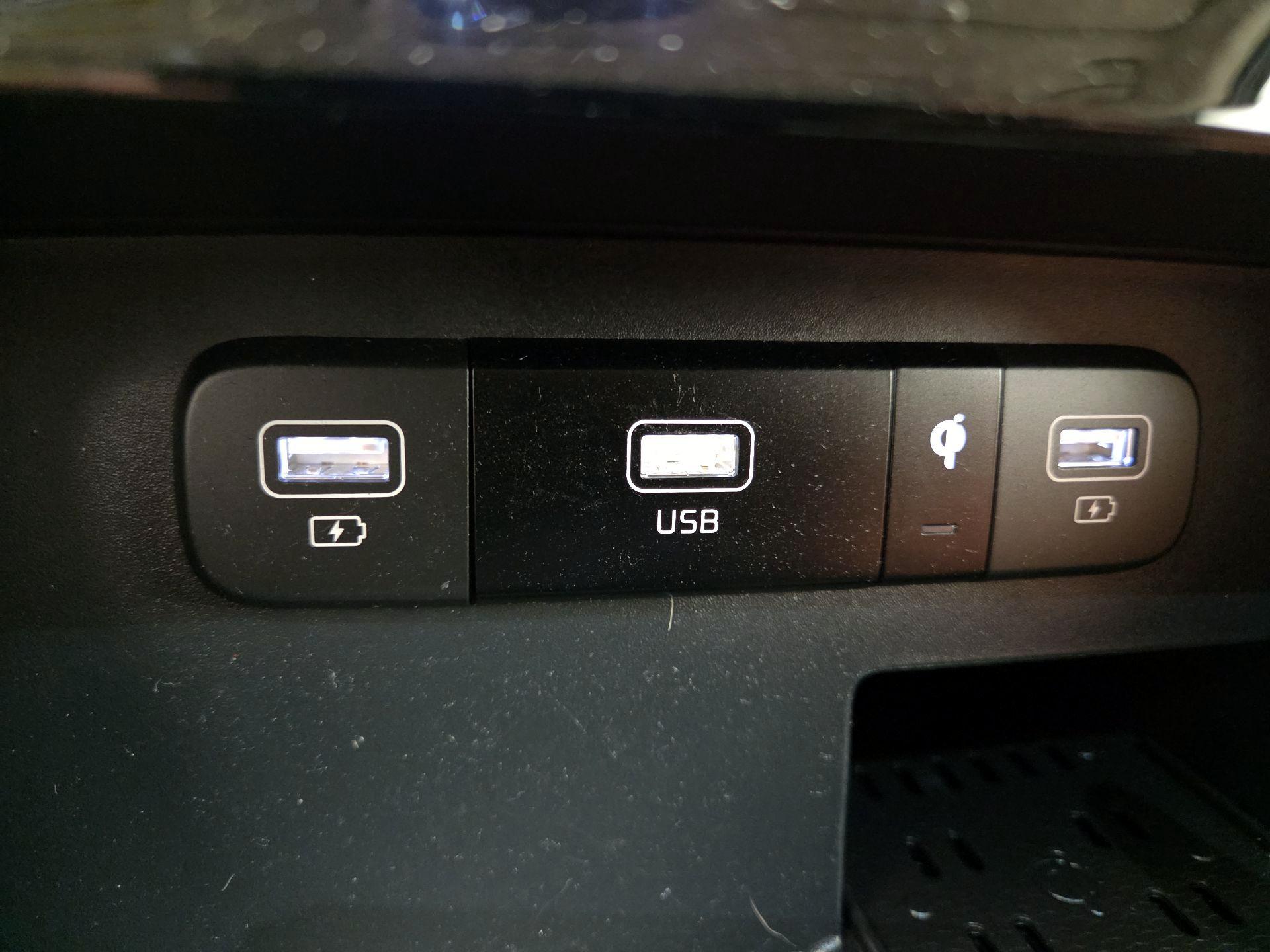 Thumbnail: 2024 Kia Carnival - 19