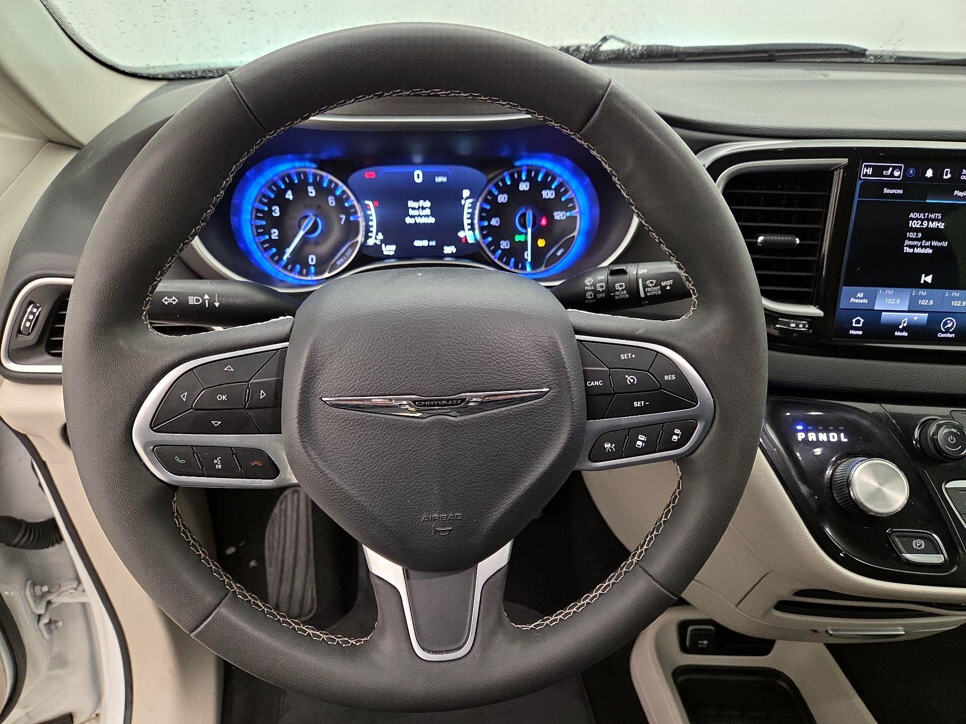 Thumbnail: 2024 Chrysler Pacifica - 10