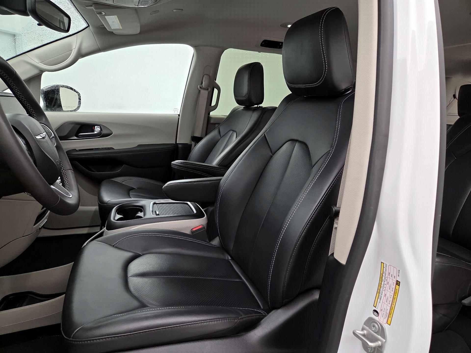 Thumbnail: 2024 Chrysler Pacifica - 11