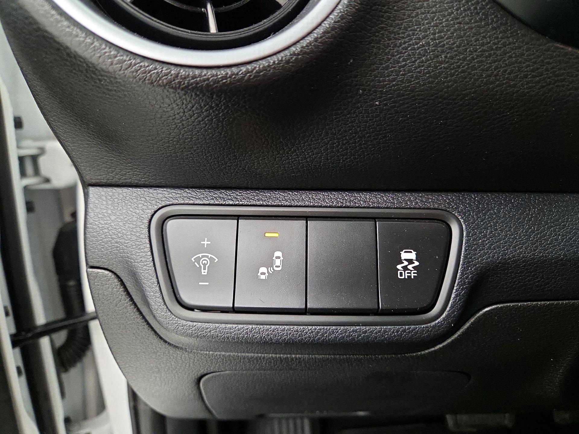 Thumbnail: 2023 Kia Forte - 13