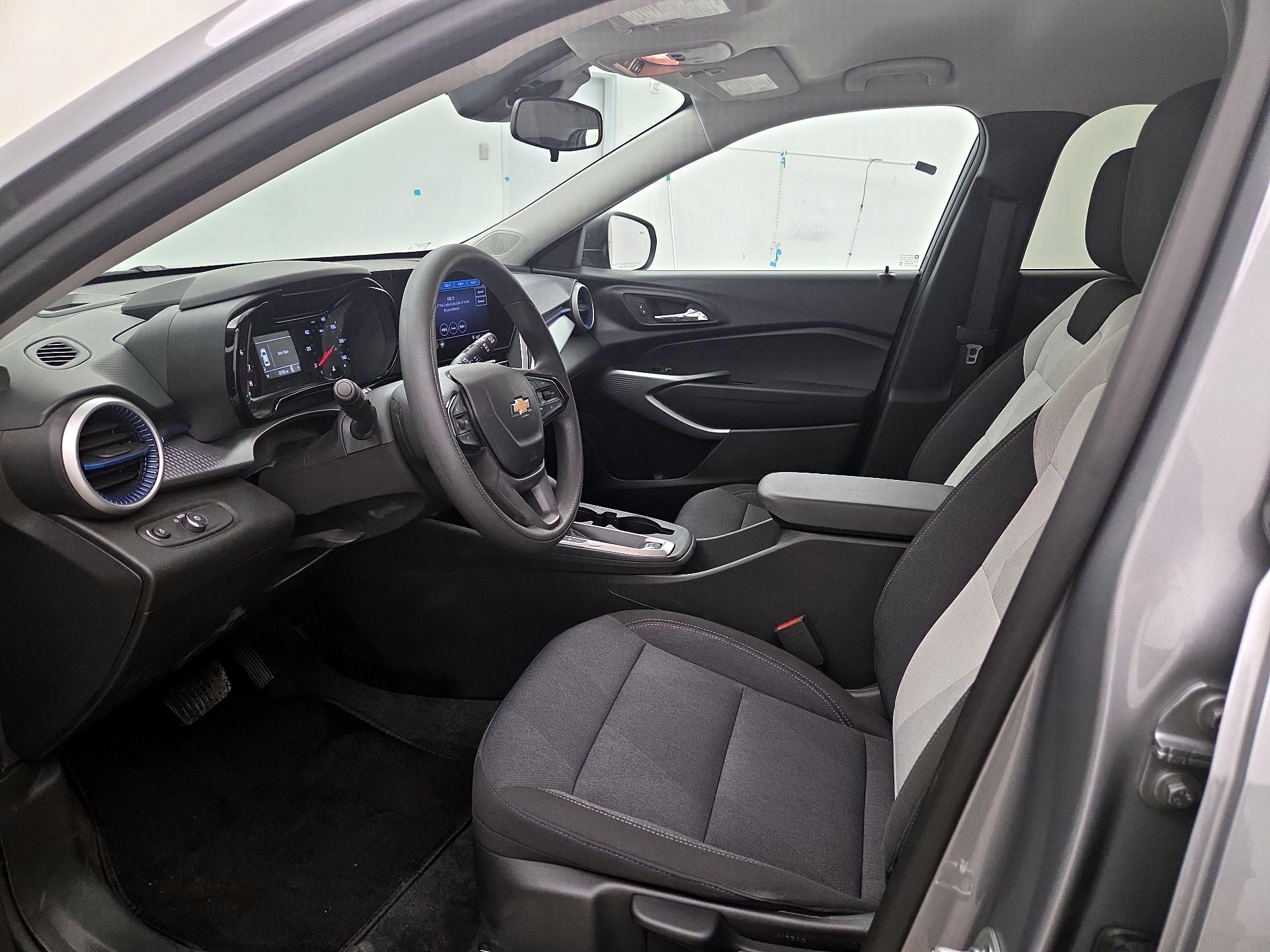 Thumbnail: 2024 Chevrolet Trax - 11