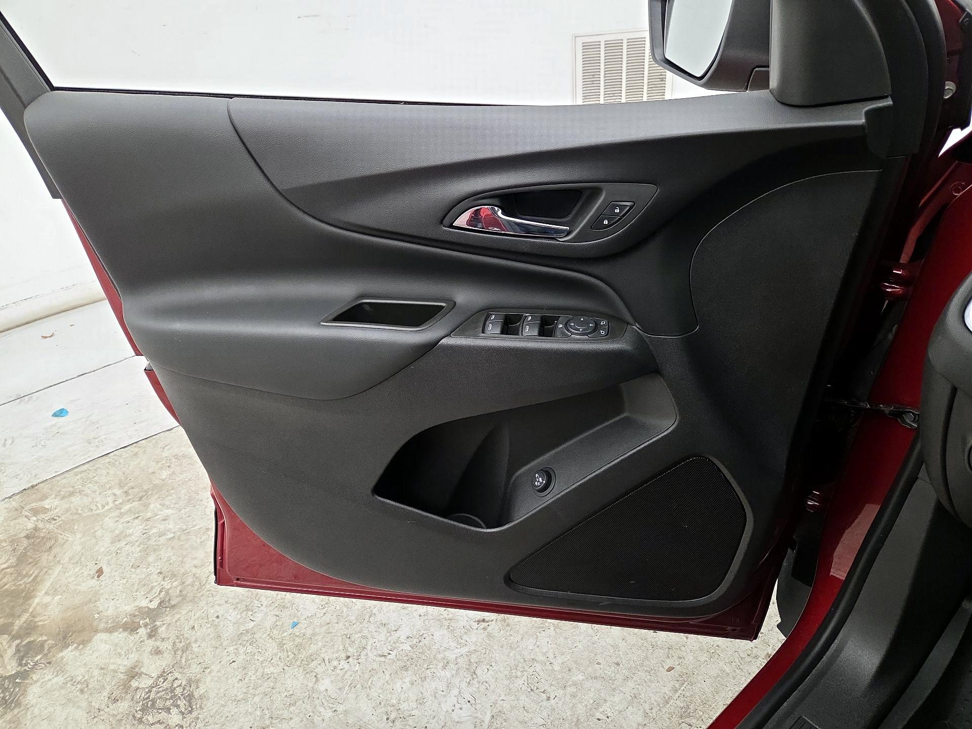 Thumbnail: 2024 Chevrolet Equinox - 12