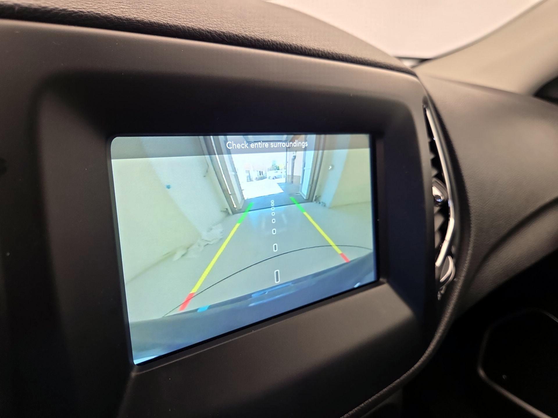 Thumbnail: 2021 Jeep Compass - 14