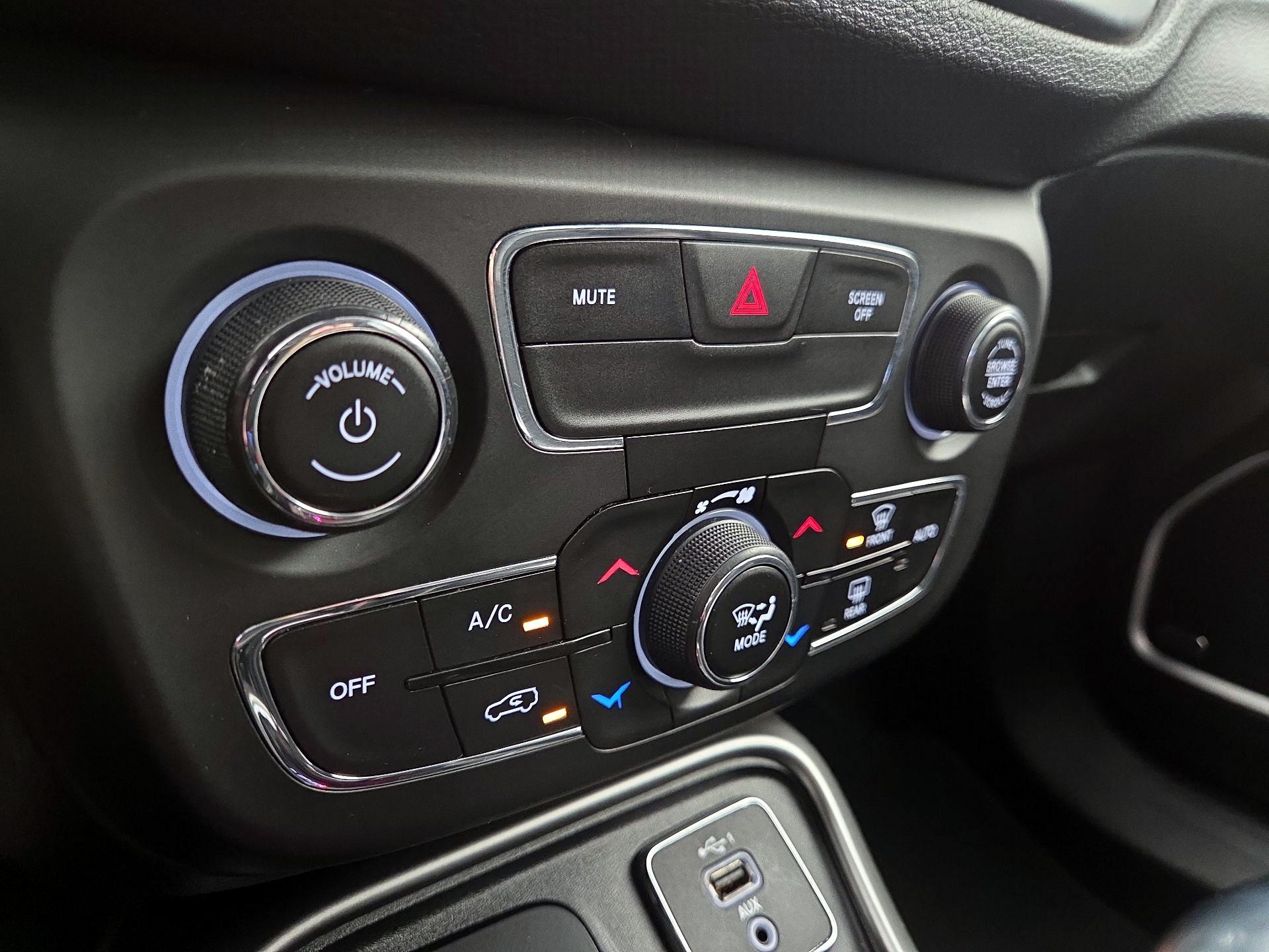 Thumbnail: 2021 Jeep Compass - 16