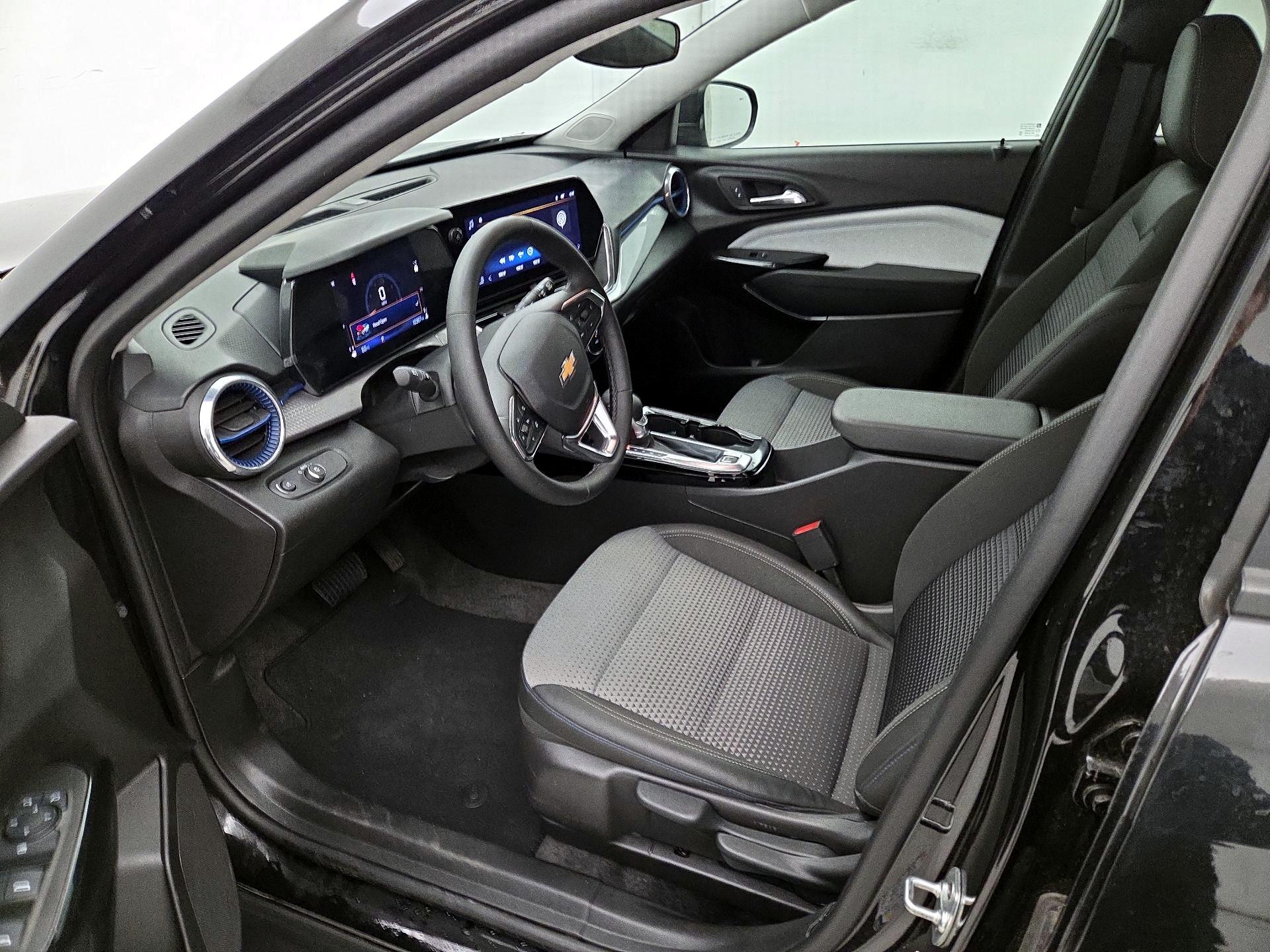 Thumbnail: 2025 Chevrolet Trax - 11