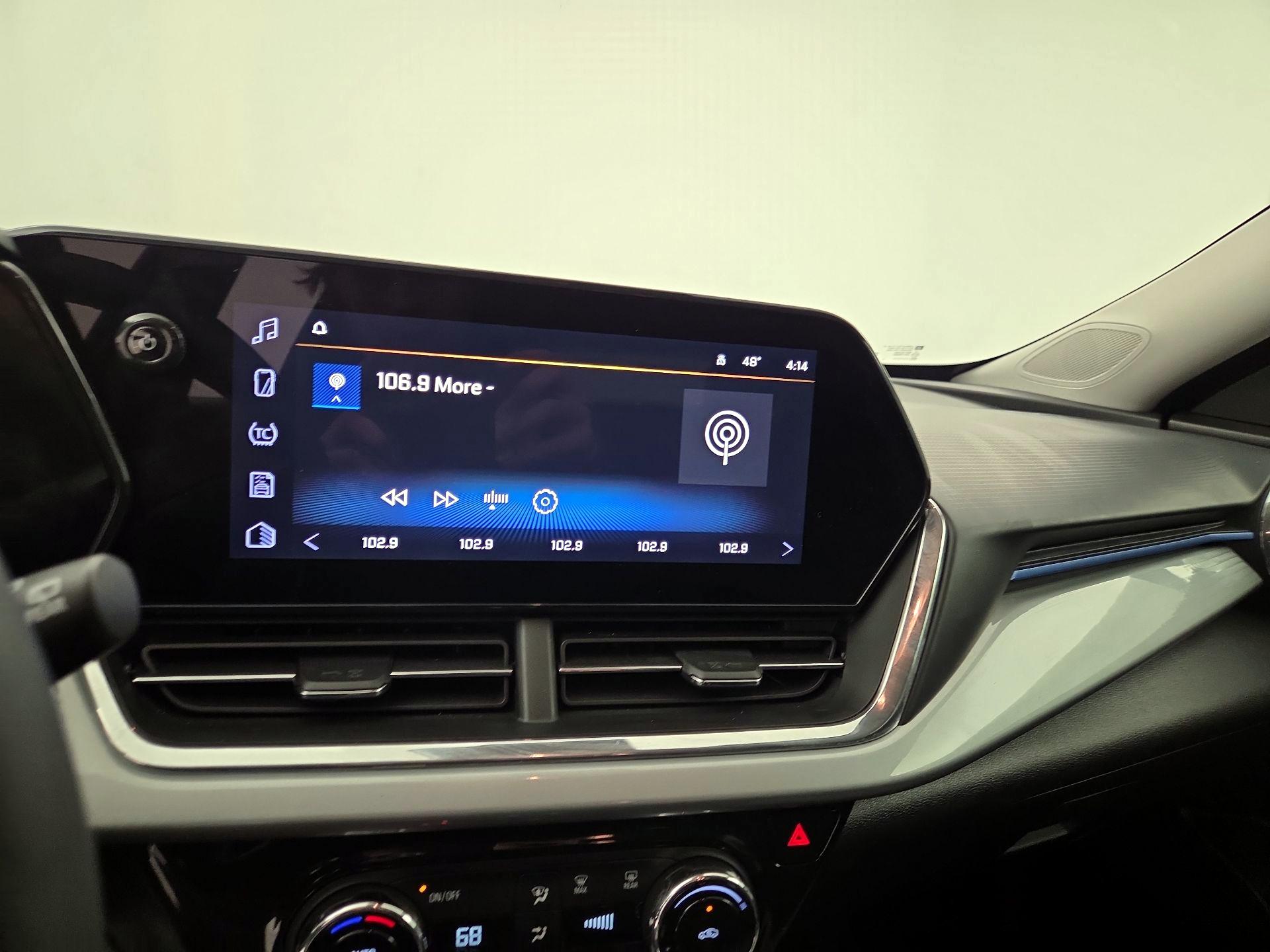 Thumbnail: 2025 Chevrolet Trax - 14