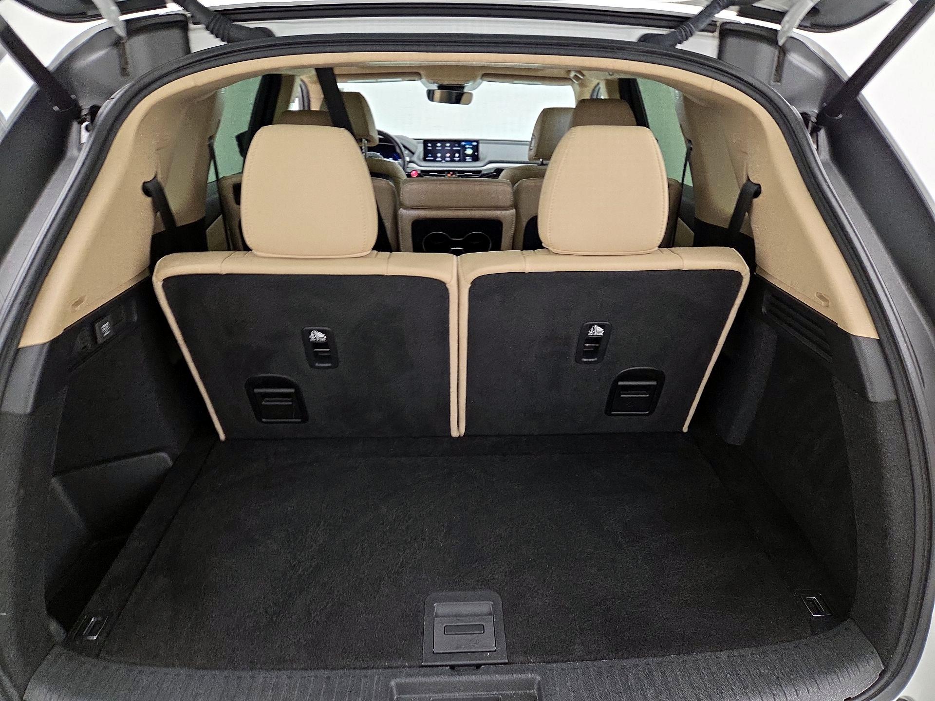 Thumbnail: 2023 Acura MDX - 20