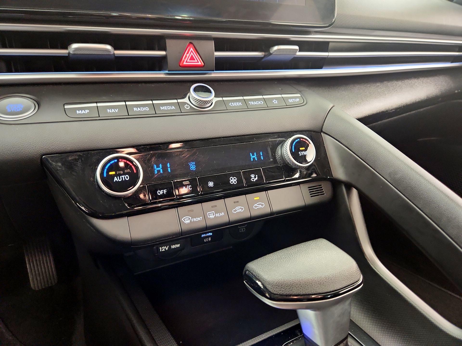 Thumbnail: 2024 Hyundai Elantra - 17