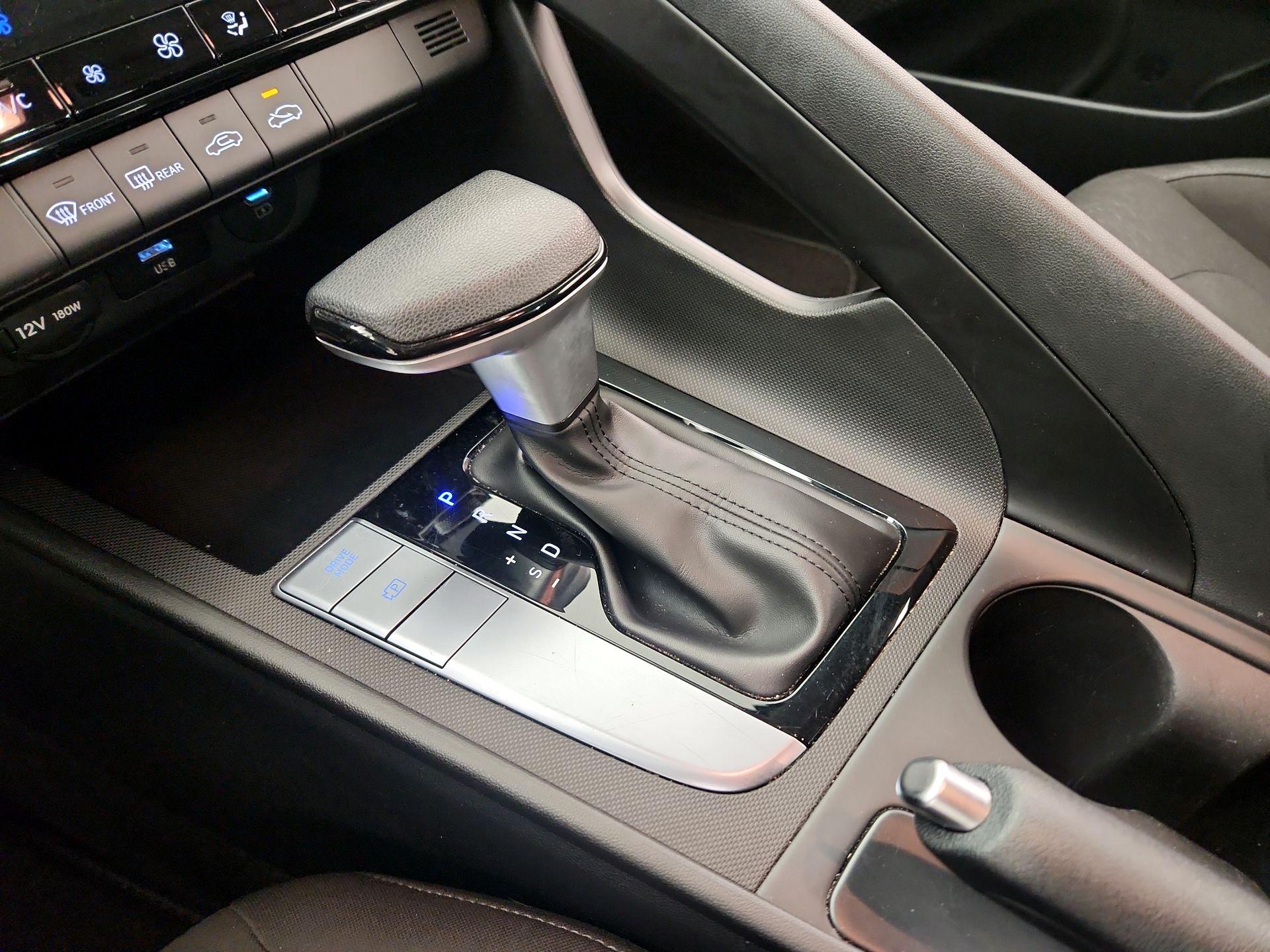 Thumbnail: 2024 Hyundai Elantra - 18