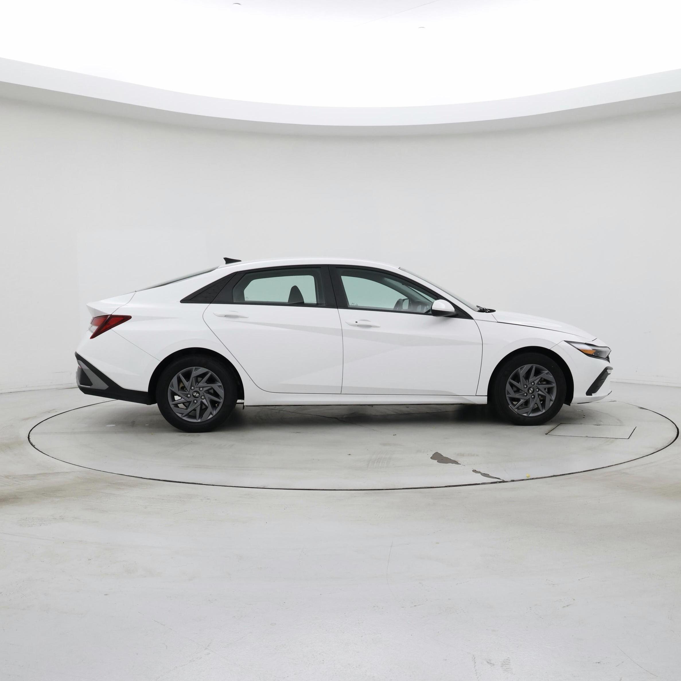 Thumbnail: 2024 Hyundai Elantra - 7